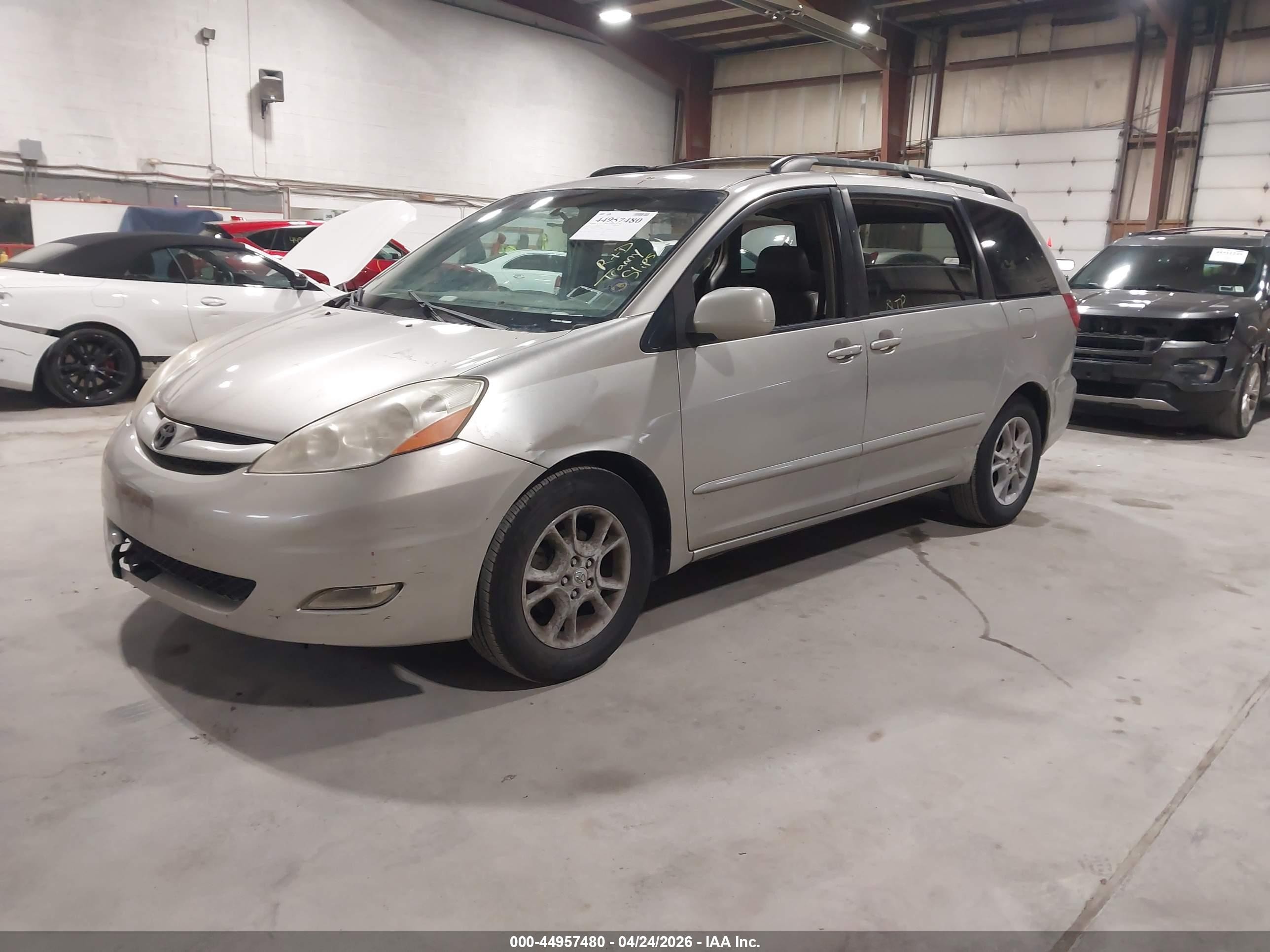 2006 Toyota Sienna Xle Серый vin: 5TDZA22C76S555542