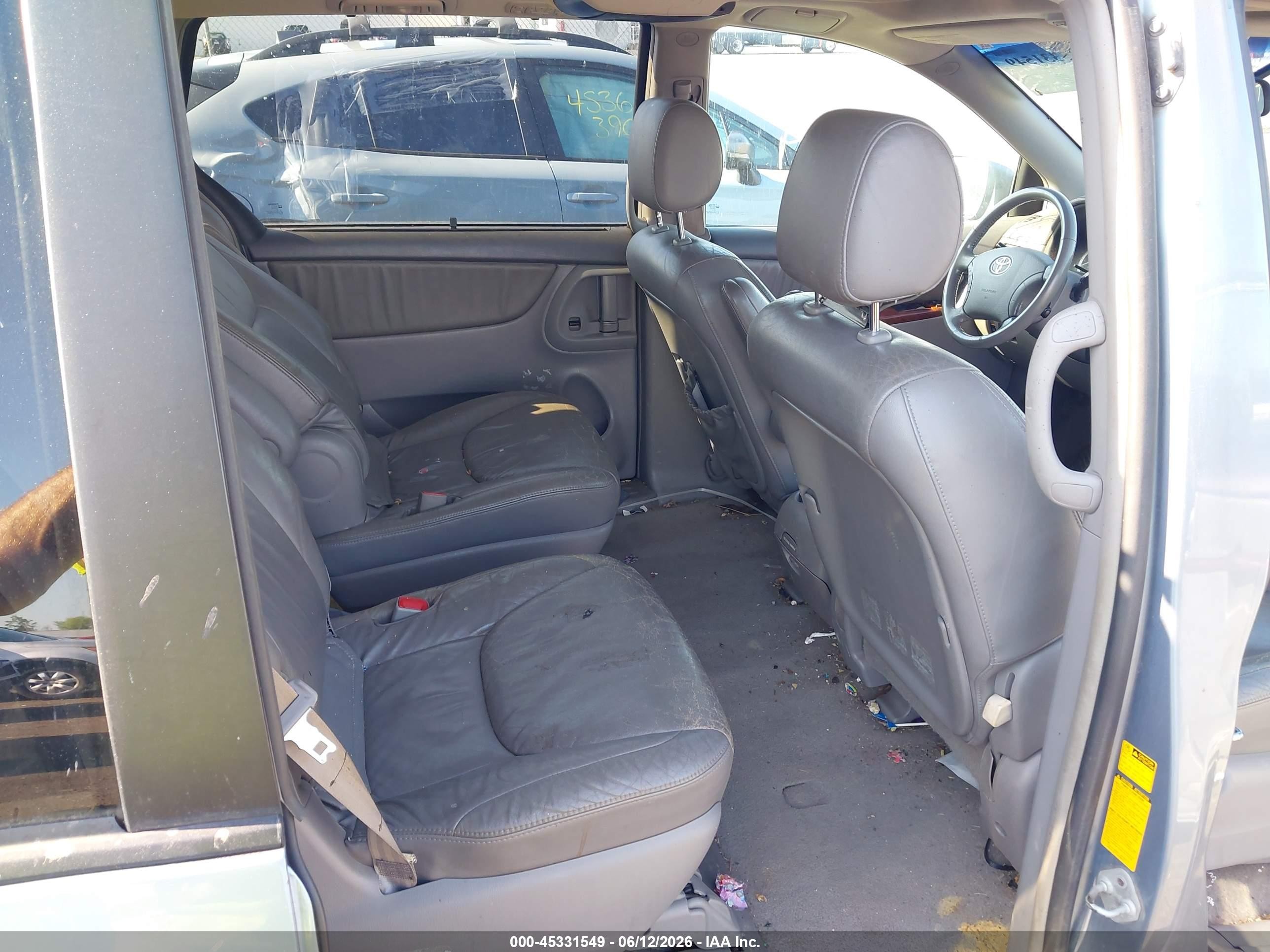 2004 Toyota Sienna Xle Серебряный vin: 5TDZA22C84S012181