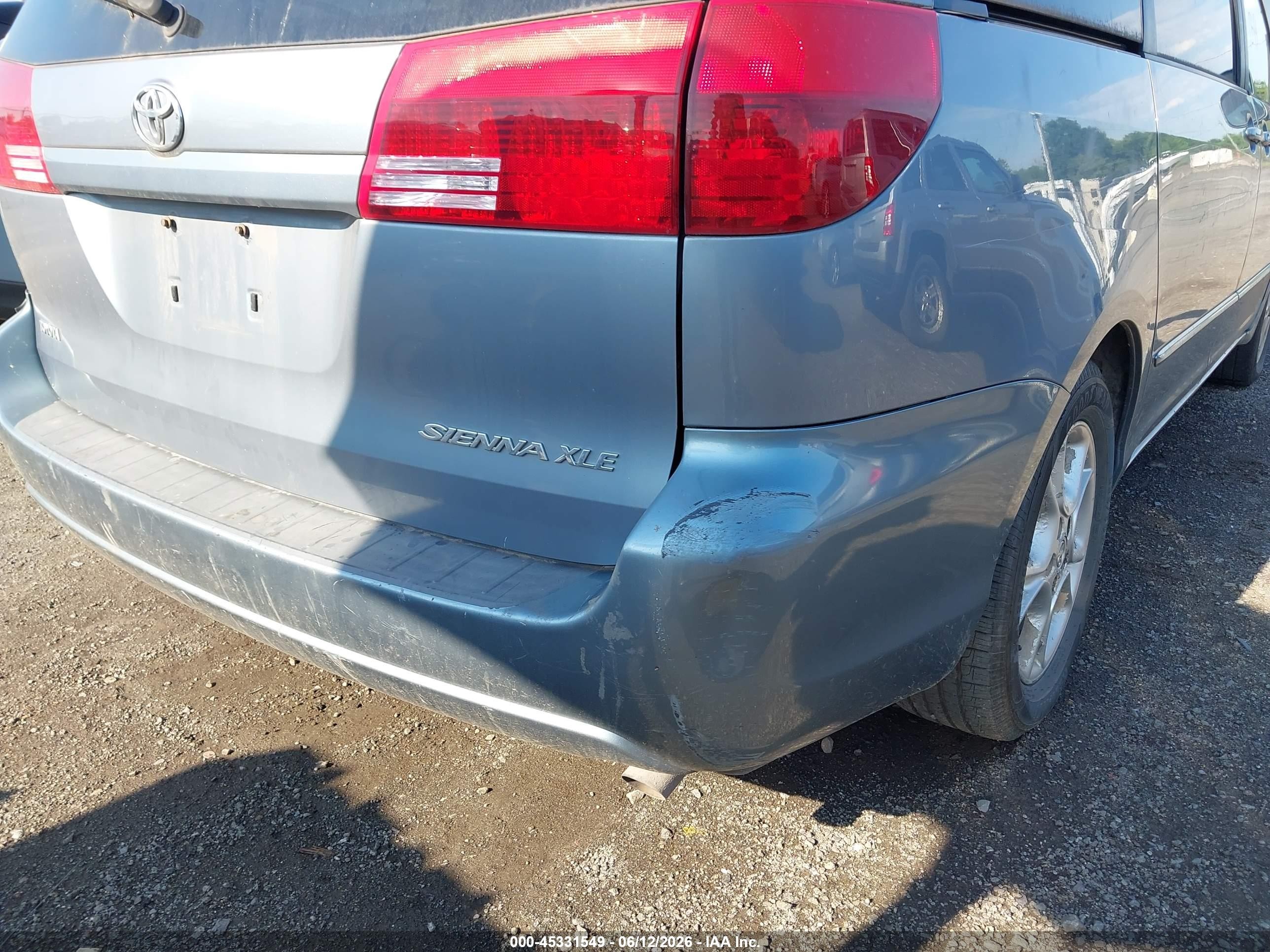 2004 Toyota Sienna Xle Серебряный vin: 5TDZA22C84S012181