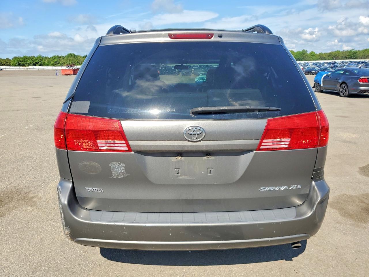 2004 Toyota Sienna Xle 7 Passenger Gray vin: 5TDZA22C84S074096