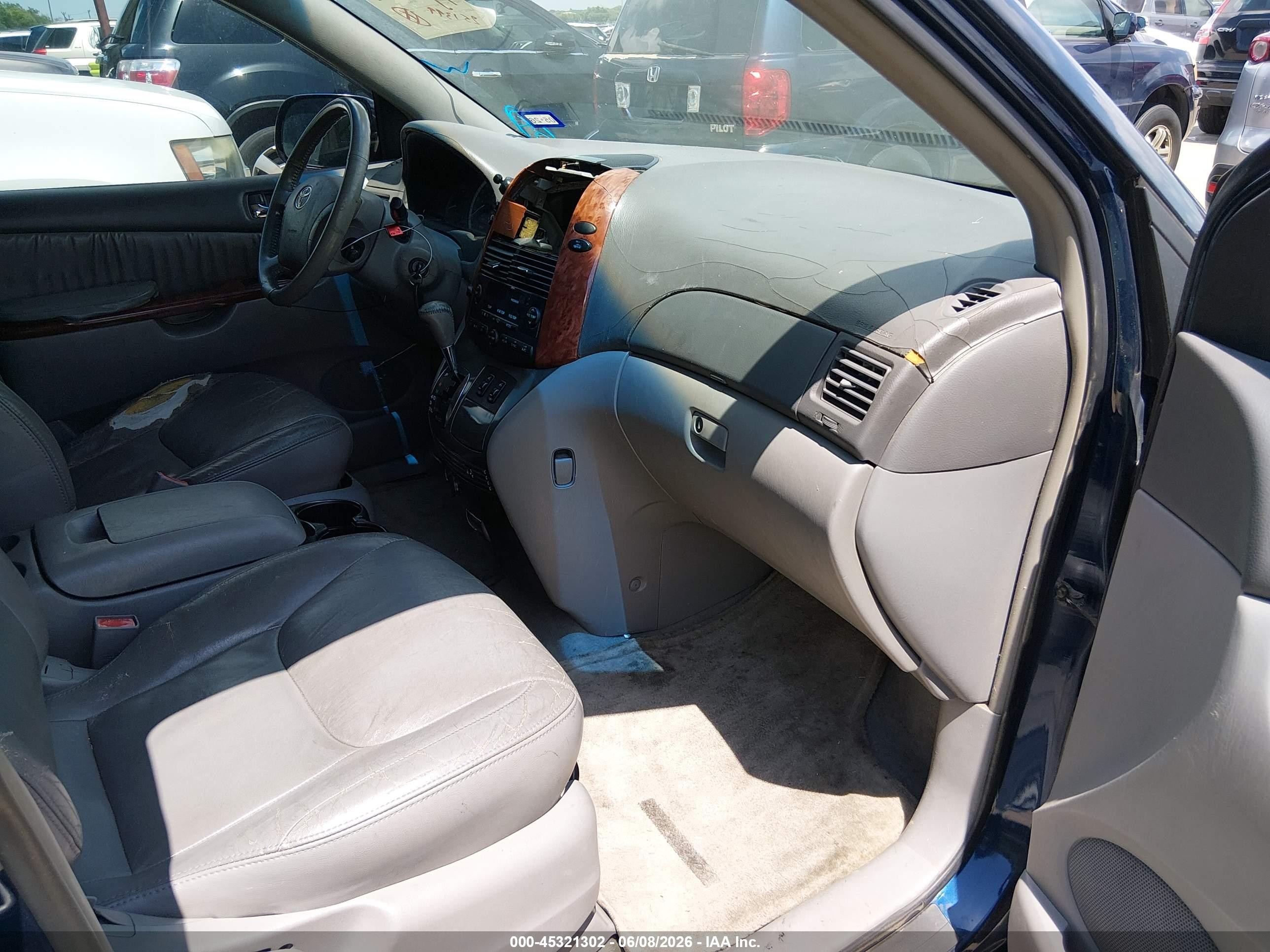 2004 Toyota Sienna Xle Синий vin: 5TDZA22C84S090153