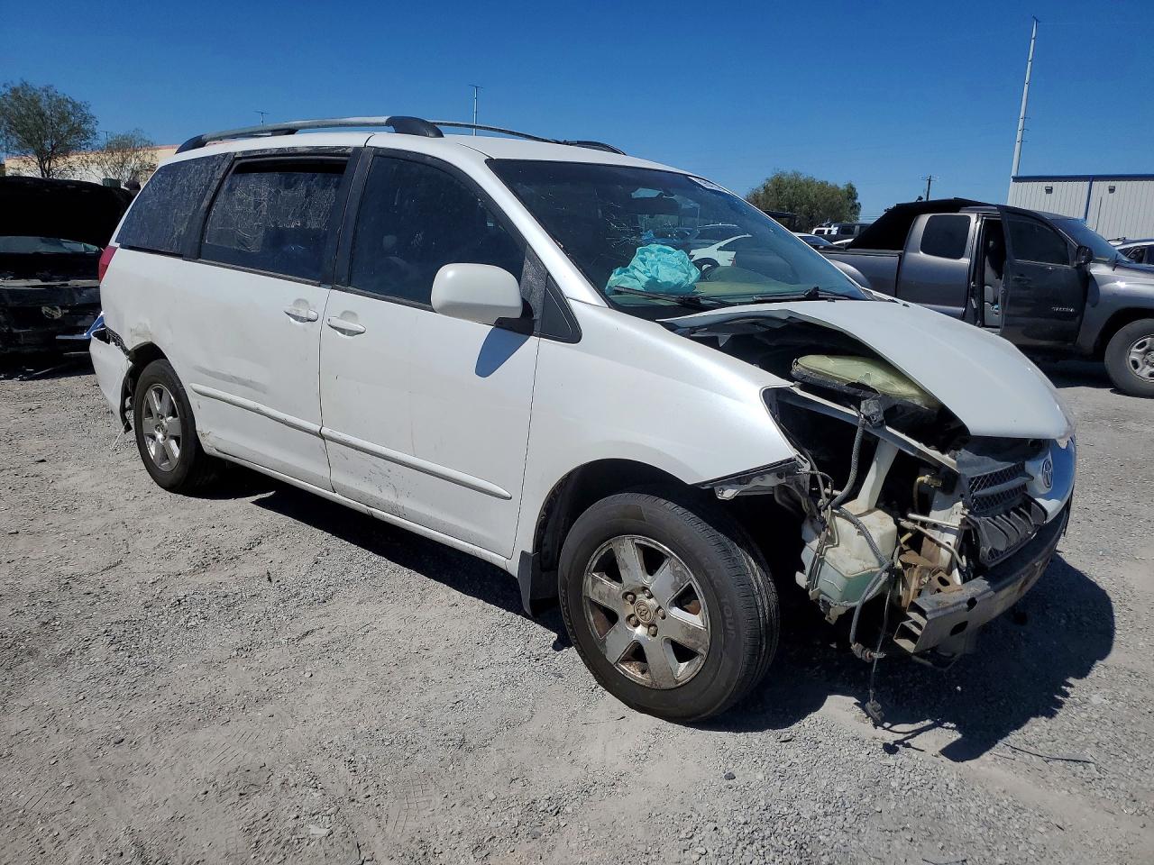 2004 Toyota Sienna Xle 7 Passenger White vin: 5TDZA22C84S105220