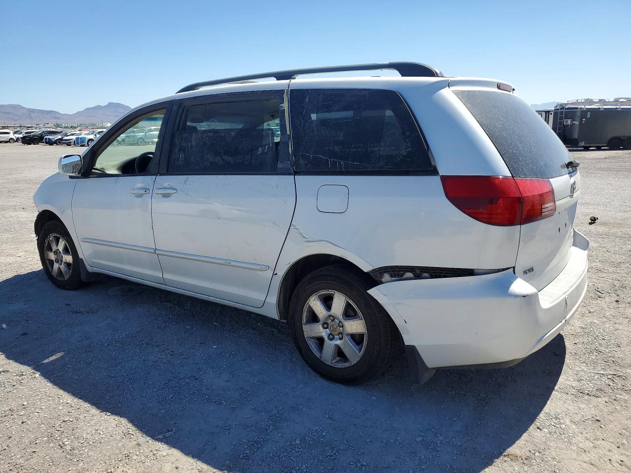 2004 Toyota Sienna Xle 7 Passenger White vin: 5TDZA22C84S105220
