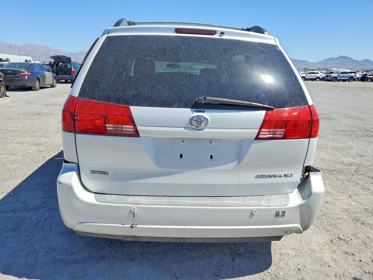 2004 Toyota Sienna Xle 7 Passenger White vin: 5TDZA22C84S105220