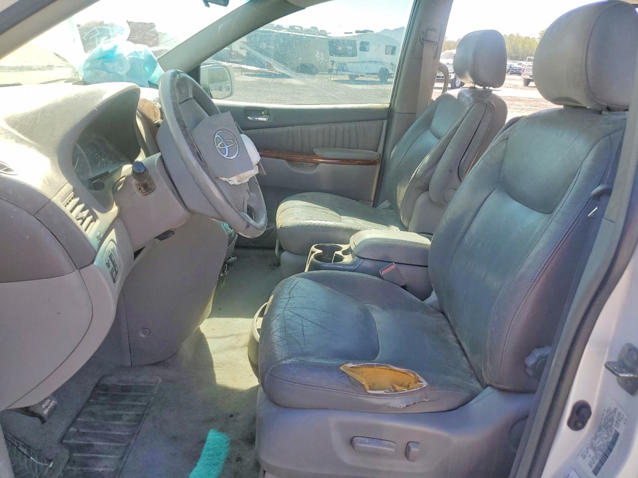 2004 Toyota Sienna Xle 7 Passenger White vin: 5TDZA22C84S105220