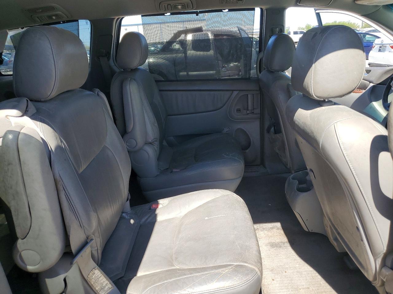 2004 Toyota Sienna Xle 7 Passenger White vin: 5TDZA22C84S105220