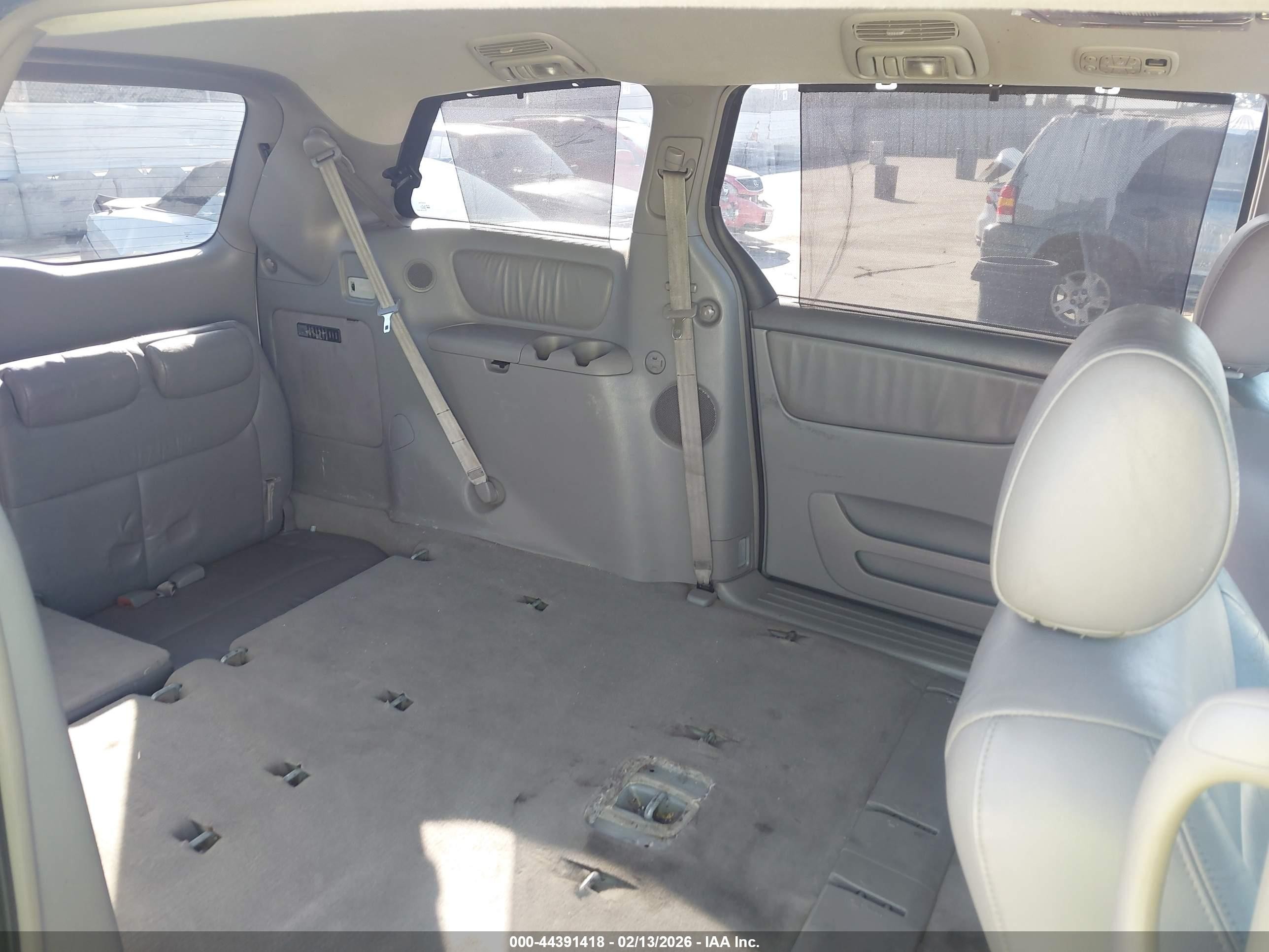 2004 Toyota Sienna Xle Gray vin: 5TDZA22C84S198367