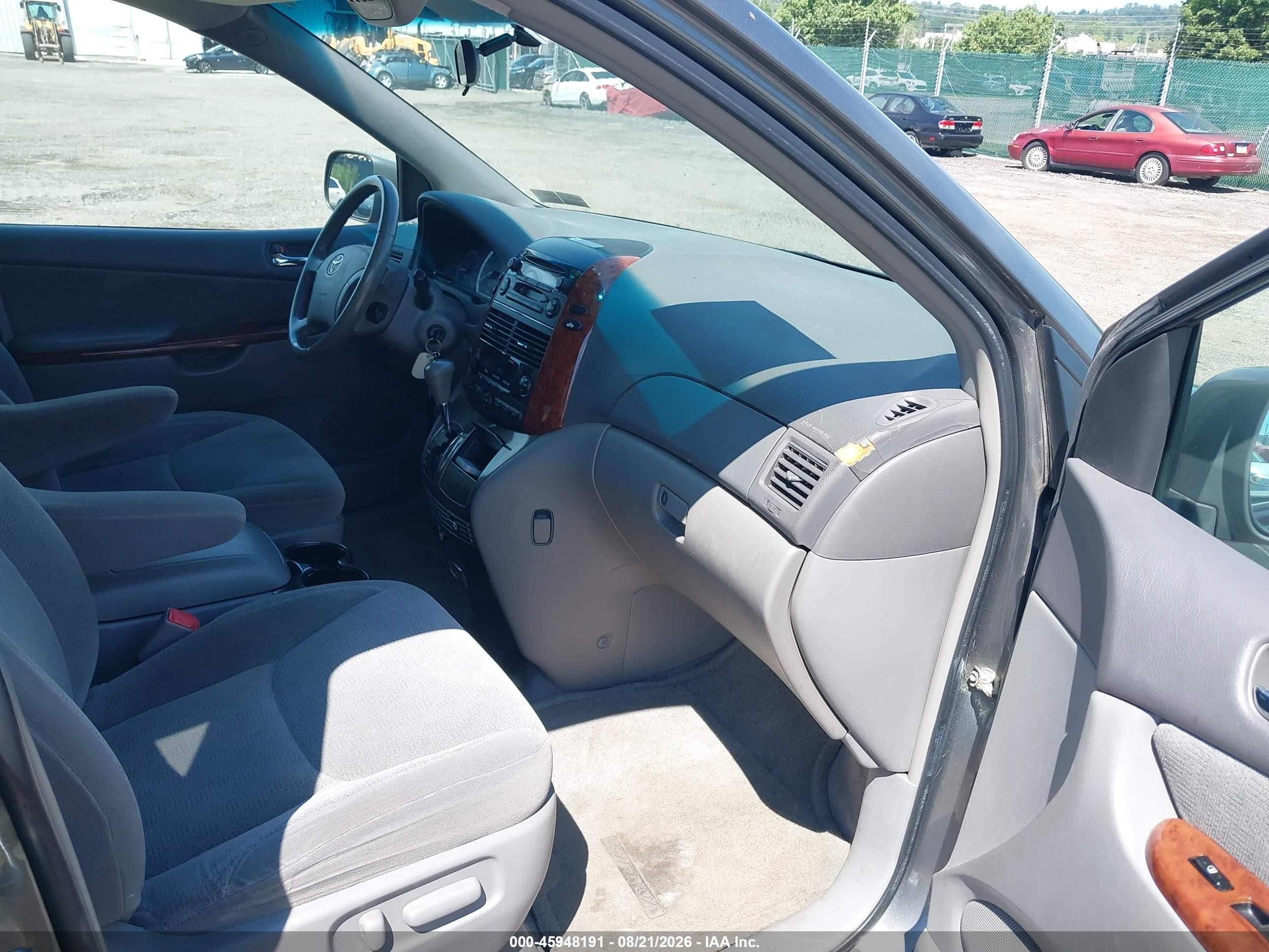 2005 Toyota Sienna Xle Gray vin: 5TDZA22C85S227061