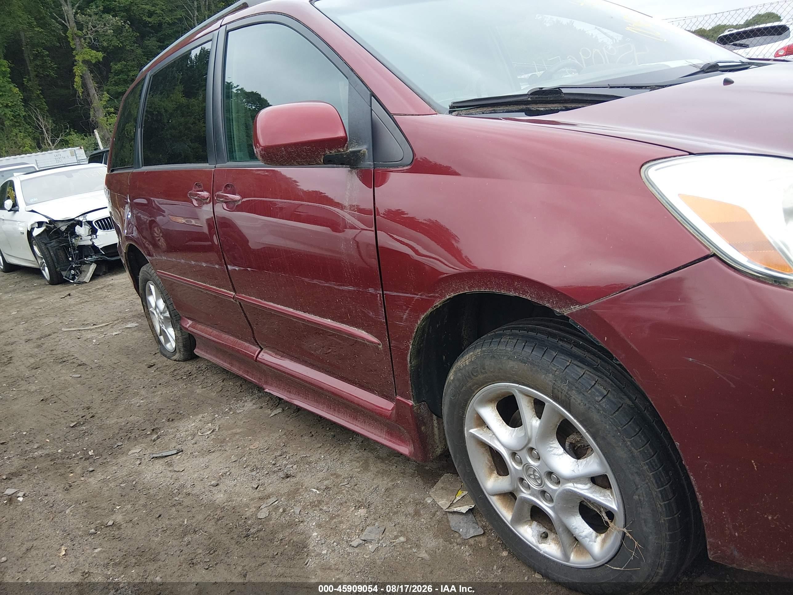 2005 Toyota Sienna Xle Burgundy vin: 5TDZA22C85S278883