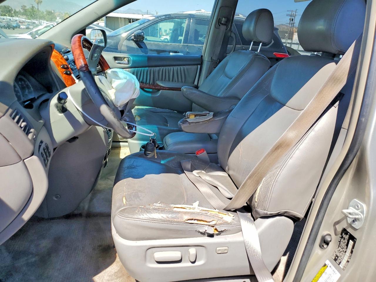 2005 Toyota Sienna Xle Limited 7 Passenger Silver vin: 5TDZA22C85S295148