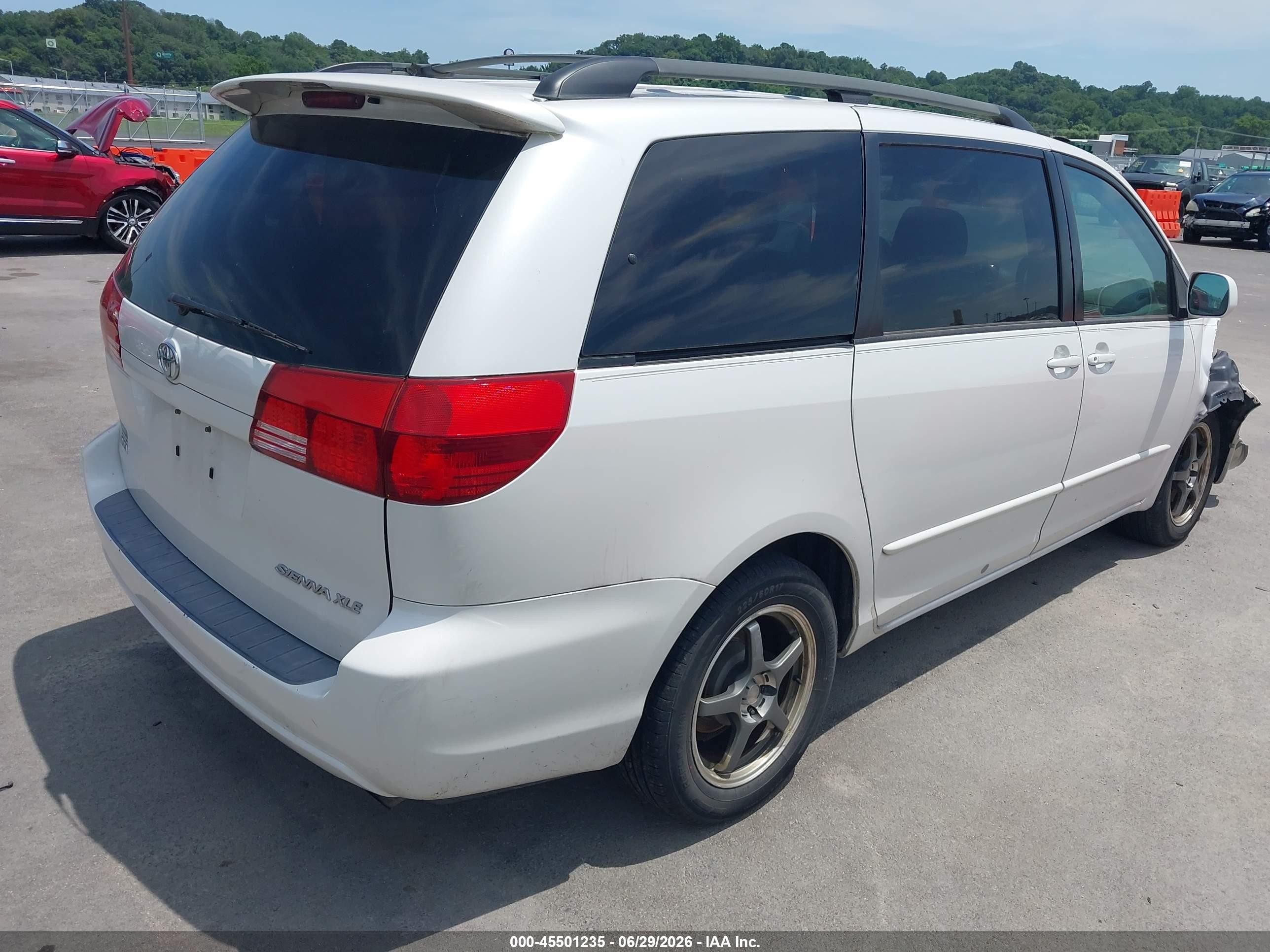 2005 Toyota Sienna Xle White vin: 5TDZA22C85S336409