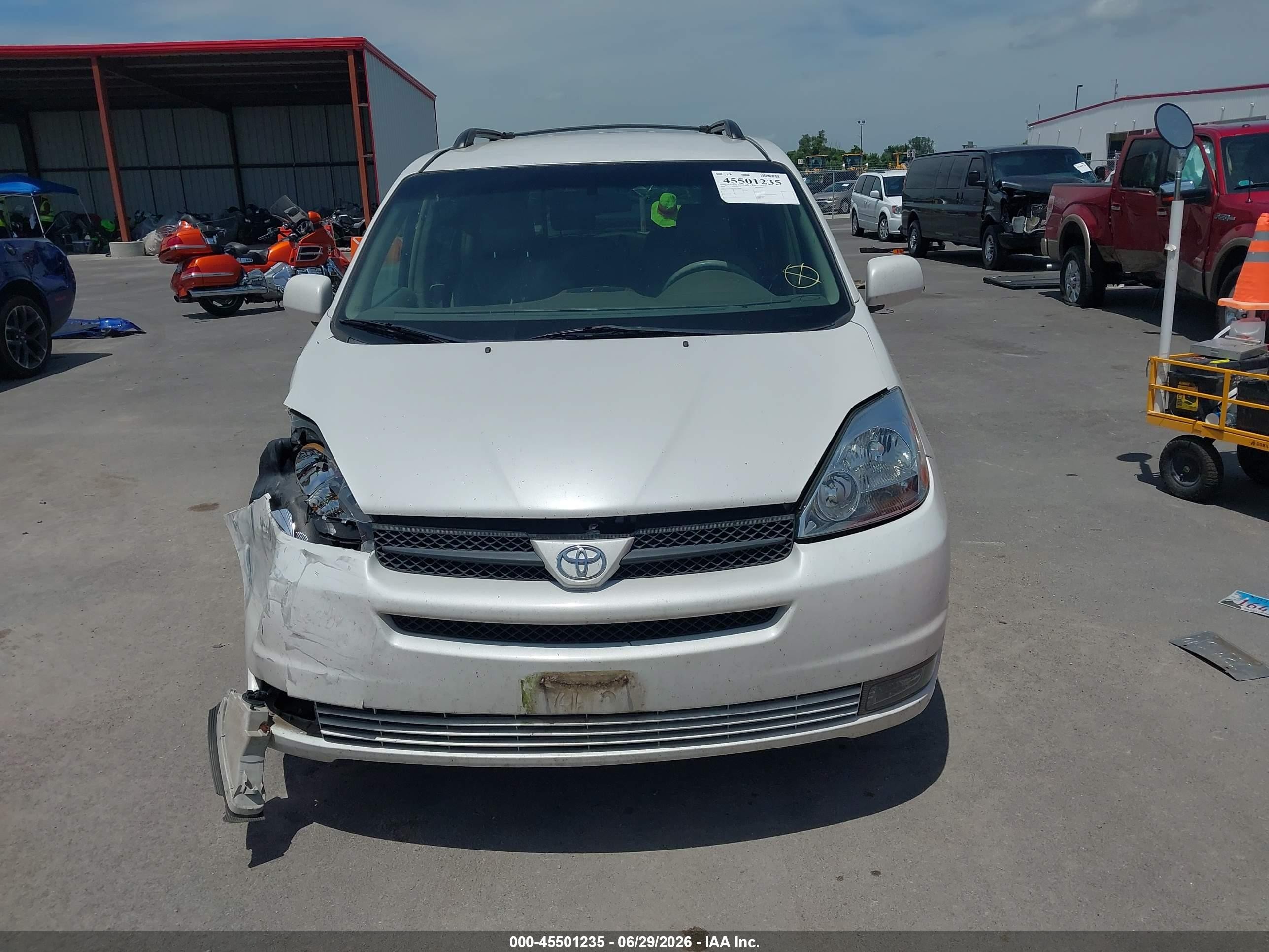 2005 Toyota Sienna Xle White vin: 5TDZA22C85S336409