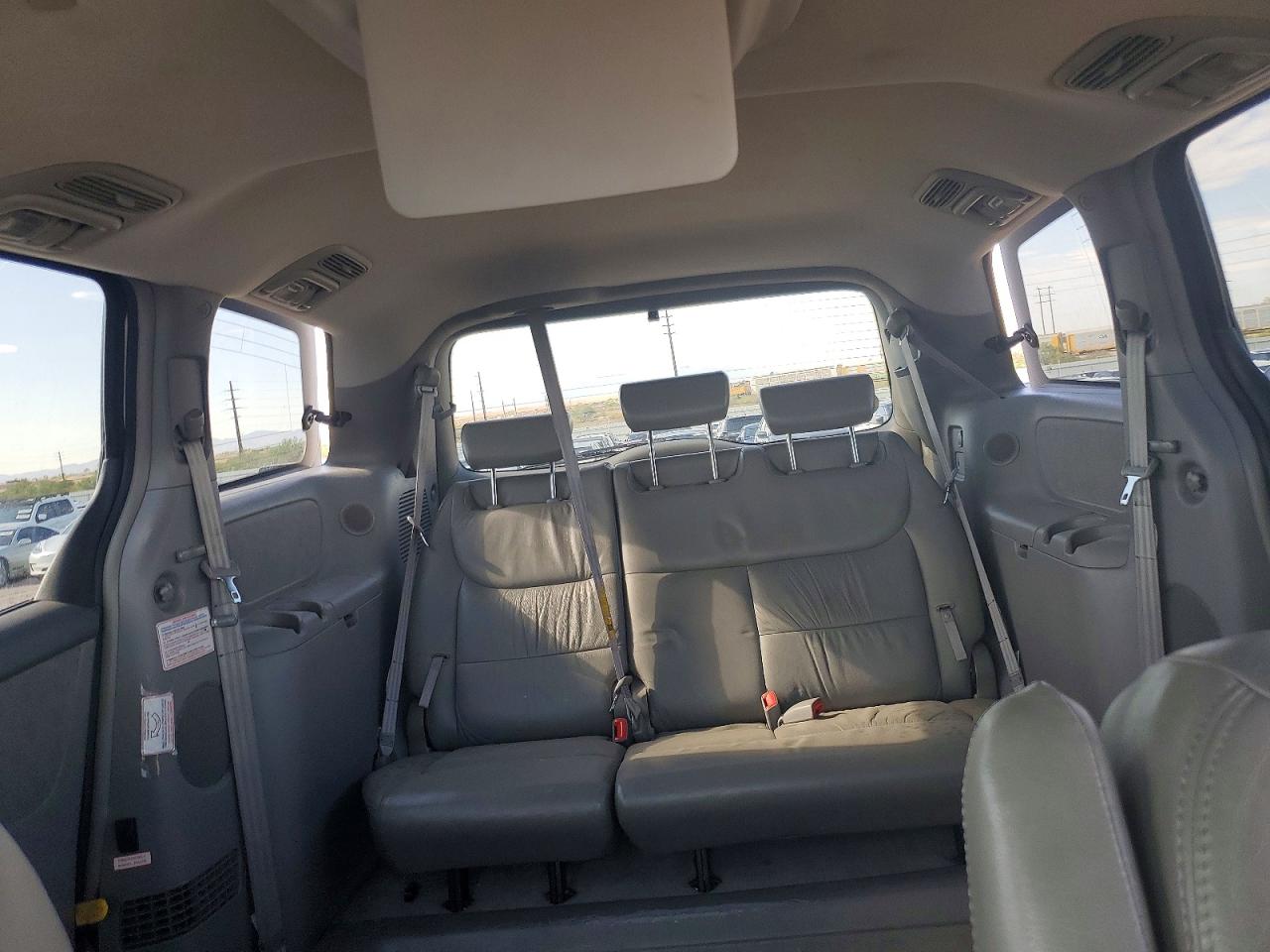 2005 Toyota Sienna Van White vin: 5TDZA22C85S362217