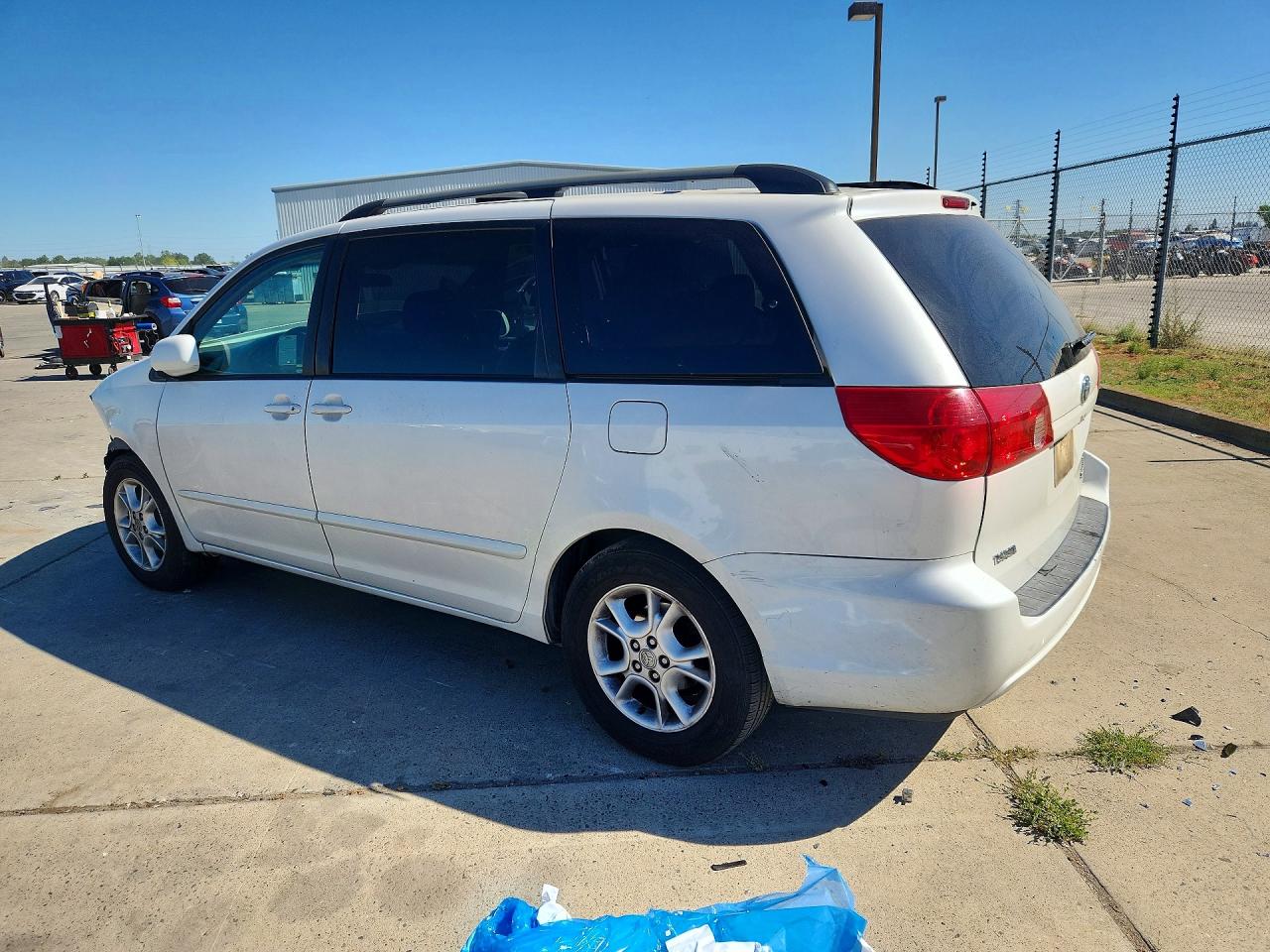 2006 Toyota Sienna Xle 7 Passenger White vin: 5TDZA22C86S577873