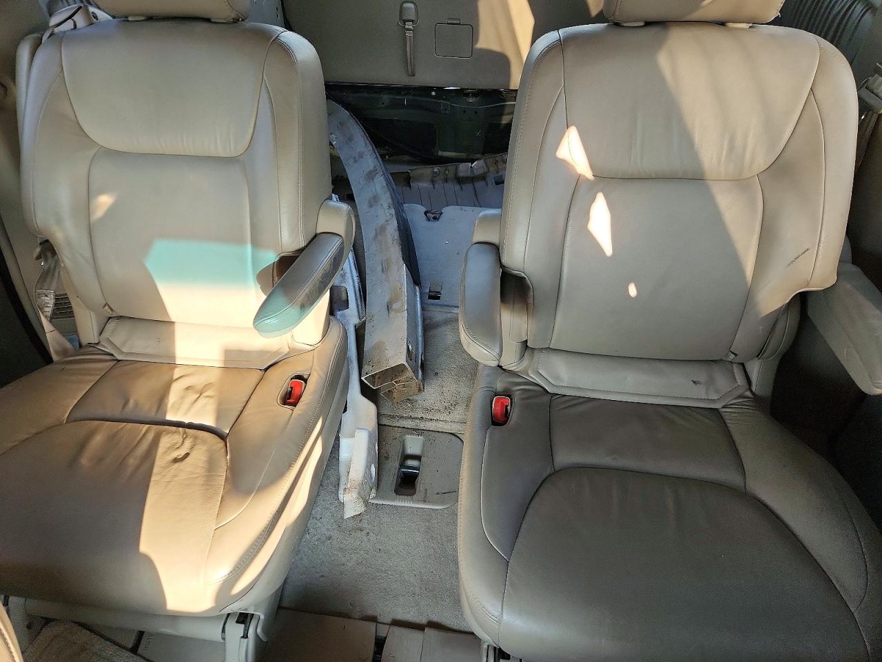 2004 Toyota Sienna Xle 7 Passenger Green vin: 5TDZA22C94S019611