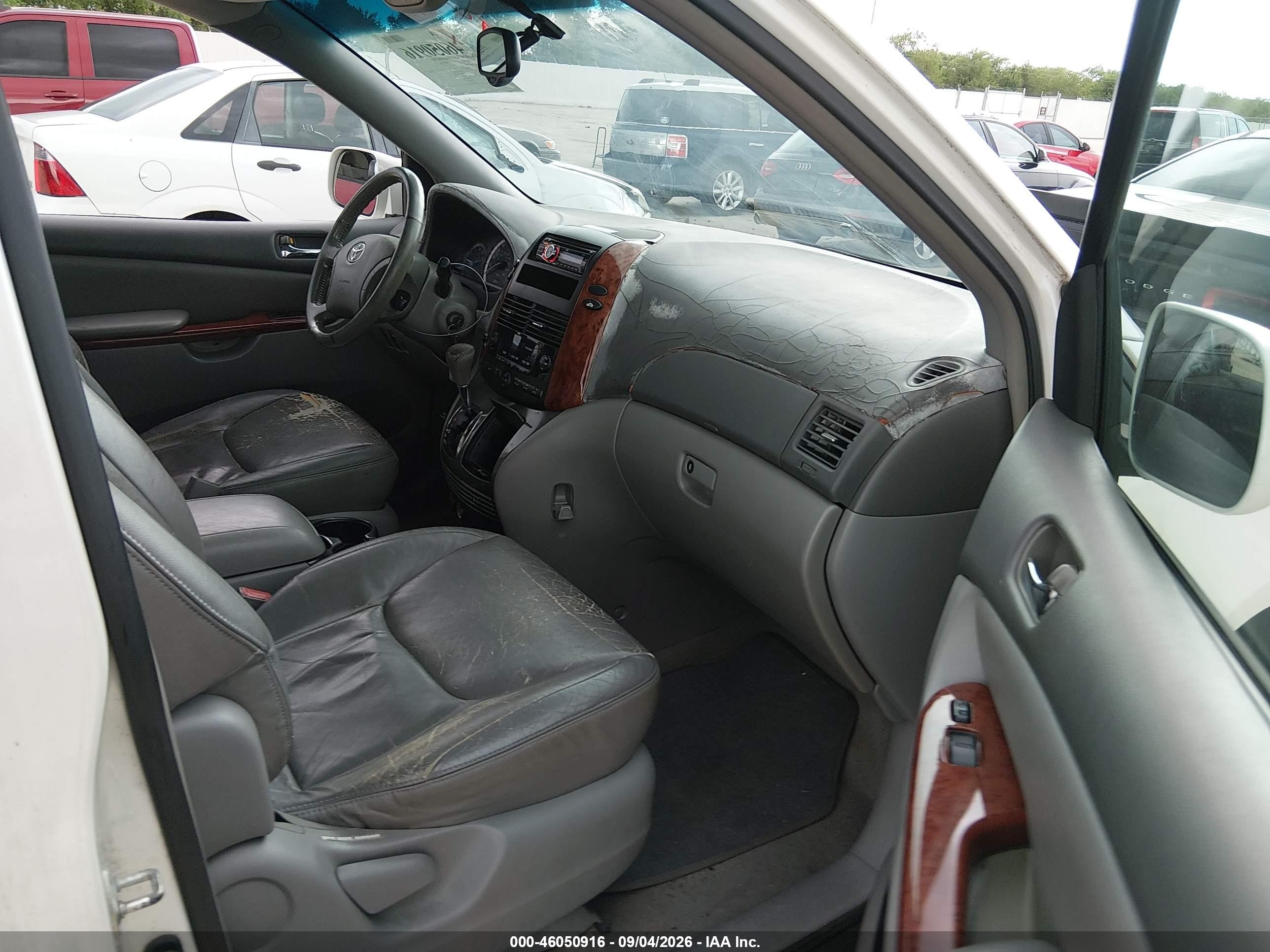 2004 Toyota Sienna Xle White vin: 5TDZA22C94S124990