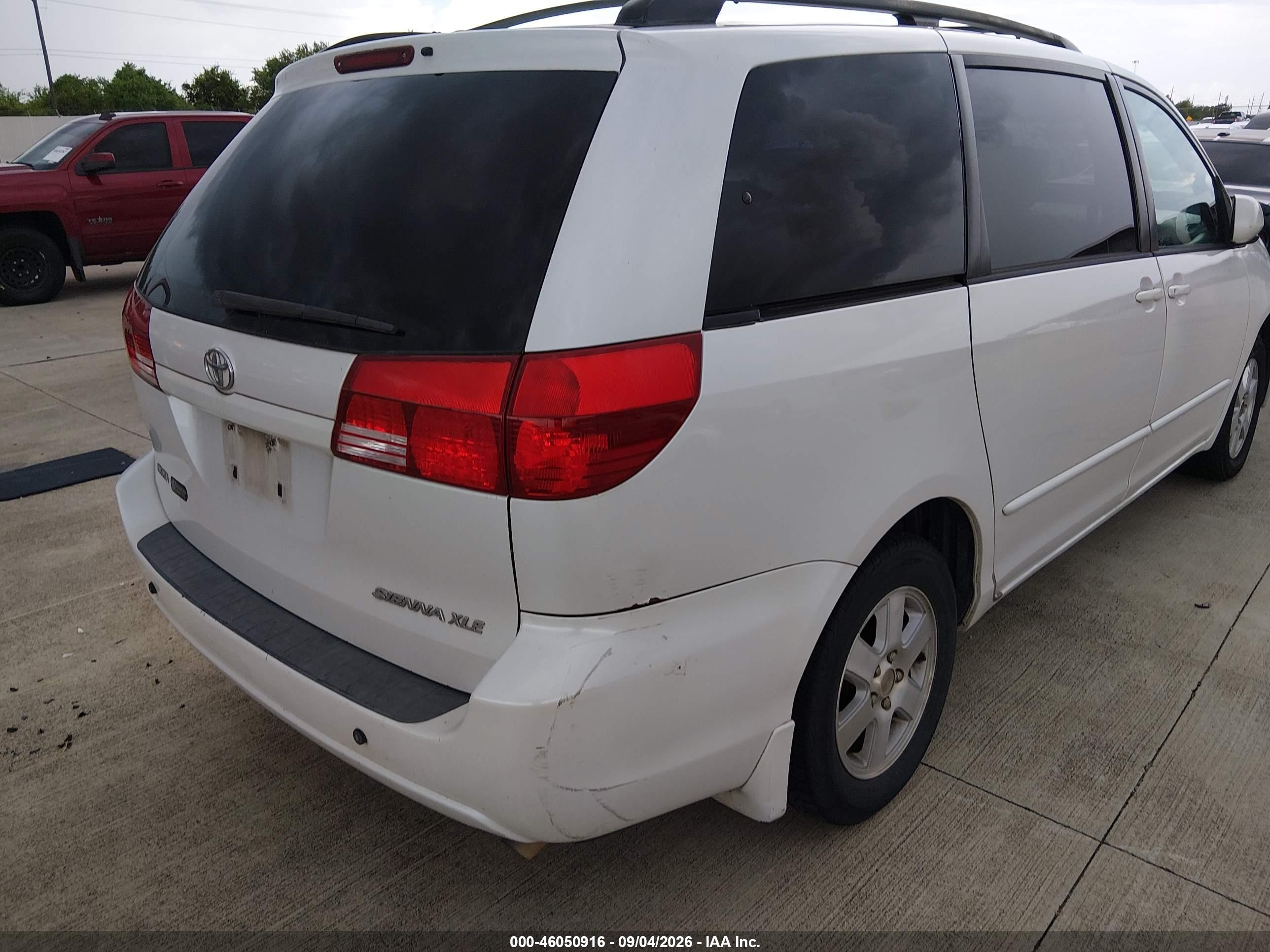 2004 Toyota Sienna Xle White vin: 5TDZA22C94S124990