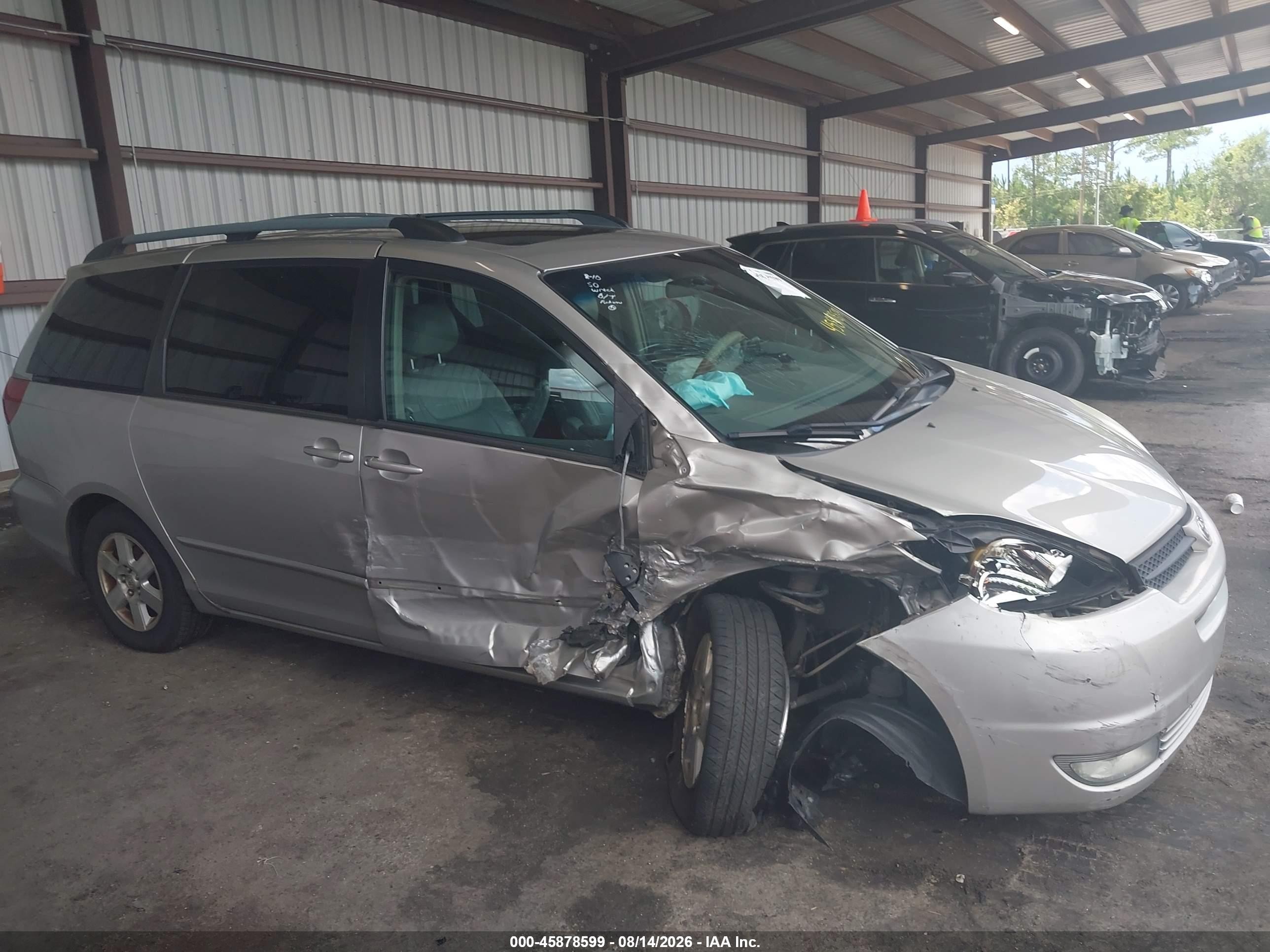 2004 Toyota Sienna Xle Серебряный vin: 5TDZA22C94S135939