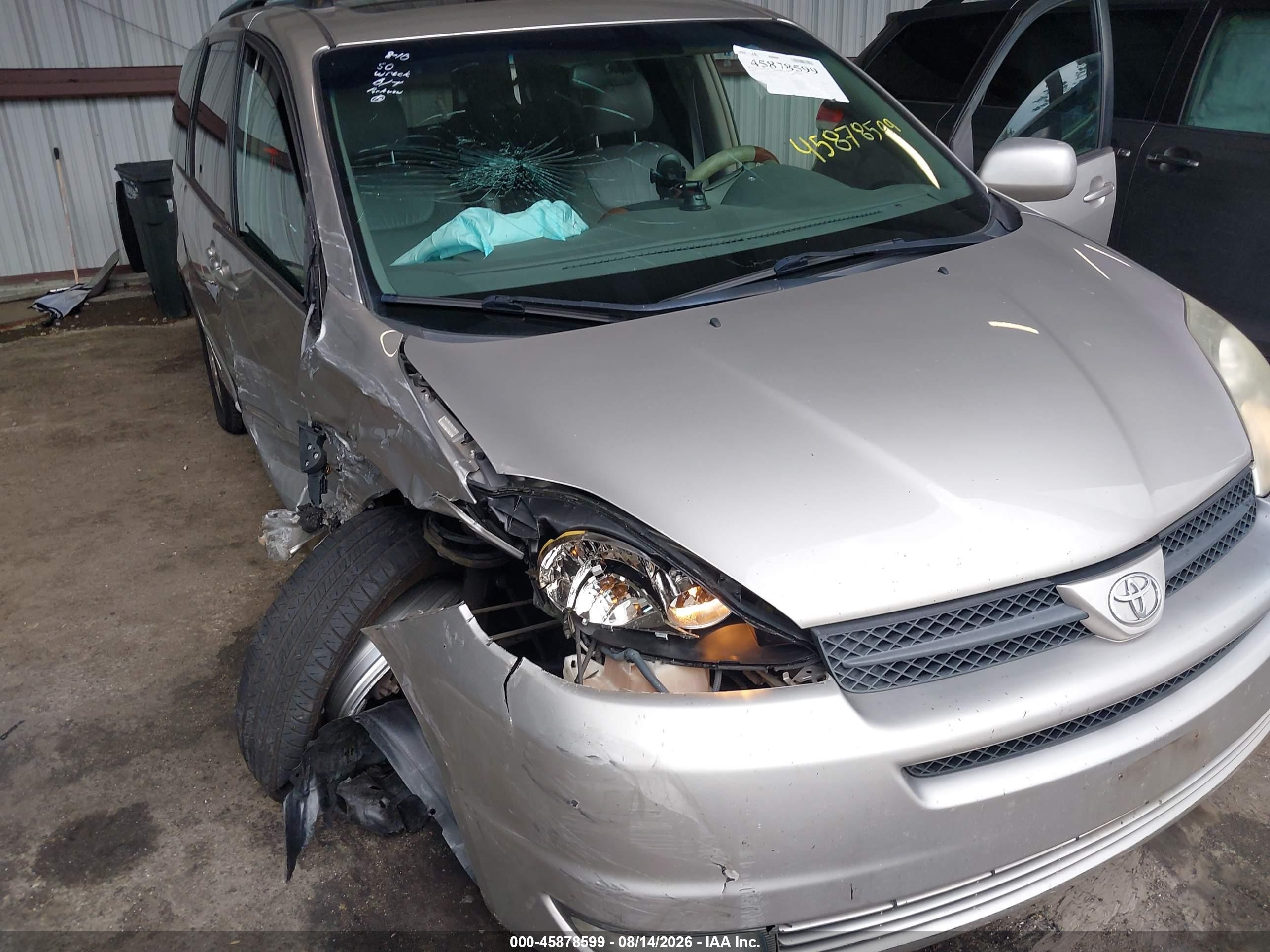 2004 Toyota Sienna Xle Серебряный vin: 5TDZA22C94S135939