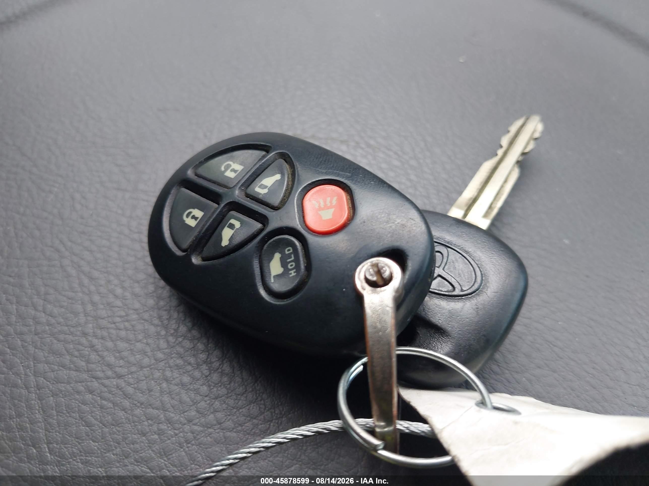 2004 Toyota Sienna Xle Серебряный vin: 5TDZA22C94S135939