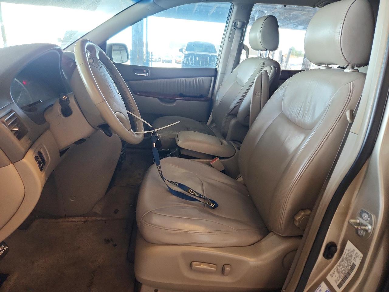 2004 Toyota Sienna Gold vin: 5TDZA22C94S147668
