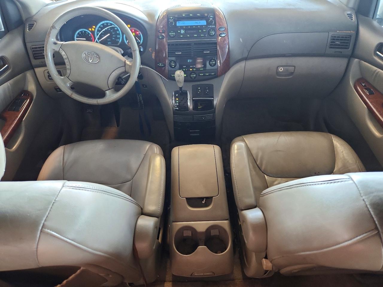 2004 Toyota Sienna Gold vin: 5TDZA22C94S147668