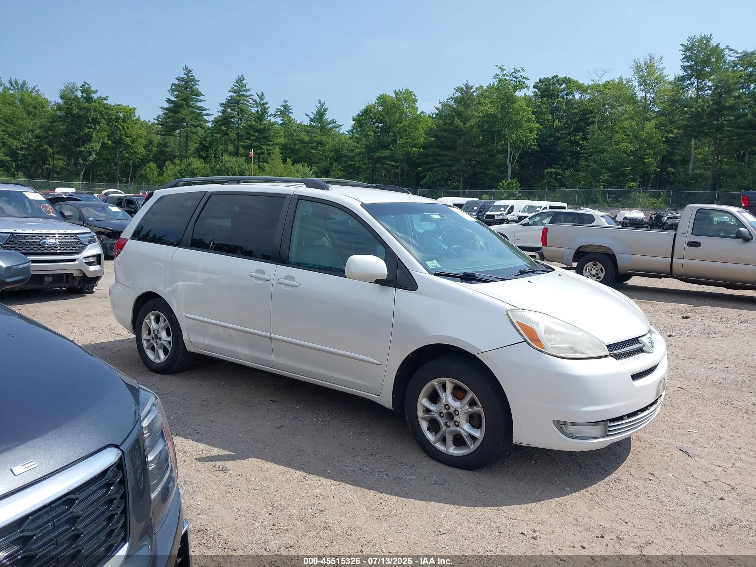 2004 Toyota Sienna Xle White vin: 5TDZA22C94S212230