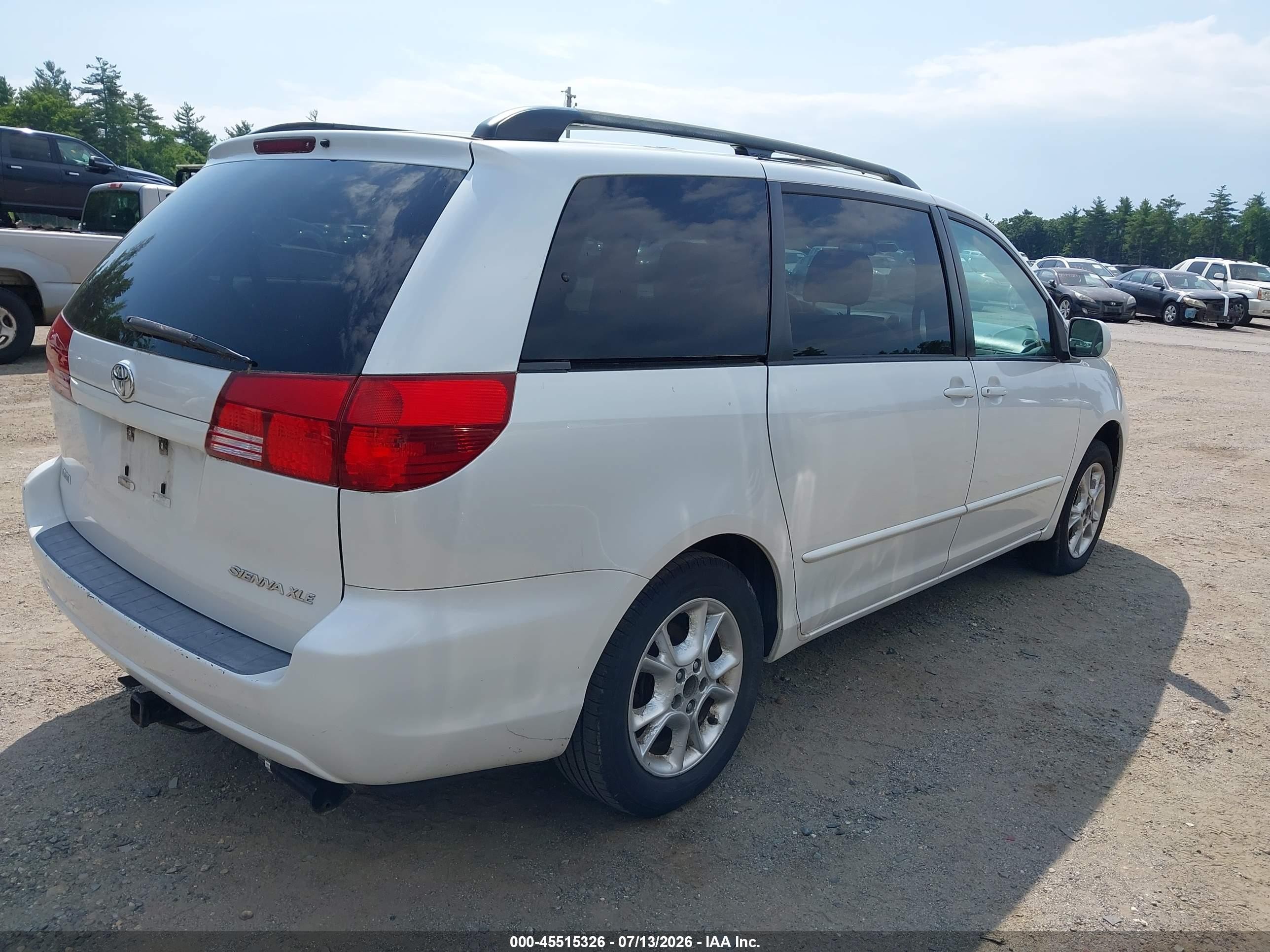 2004 Toyota Sienna Xle White vin: 5TDZA22C94S212230