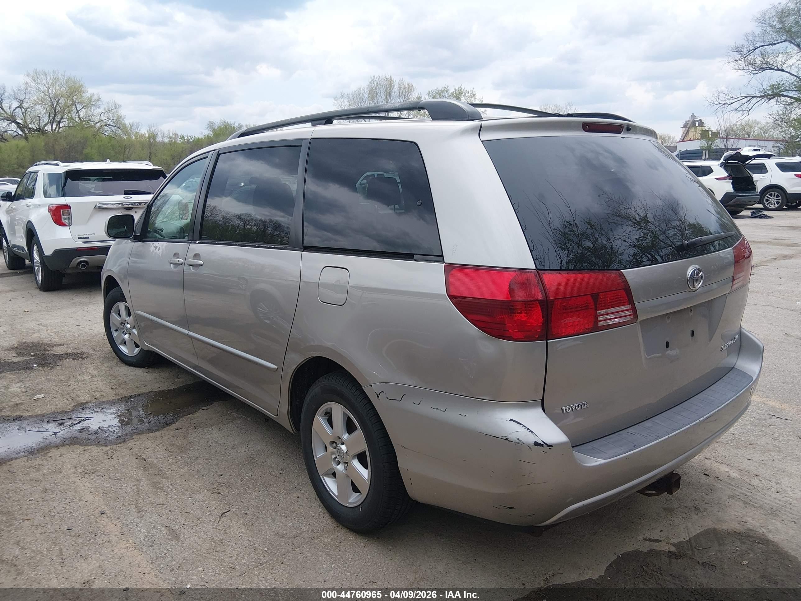 2004 Toyota Sienna Xle Beige vin: 5TDZA22C94S219954