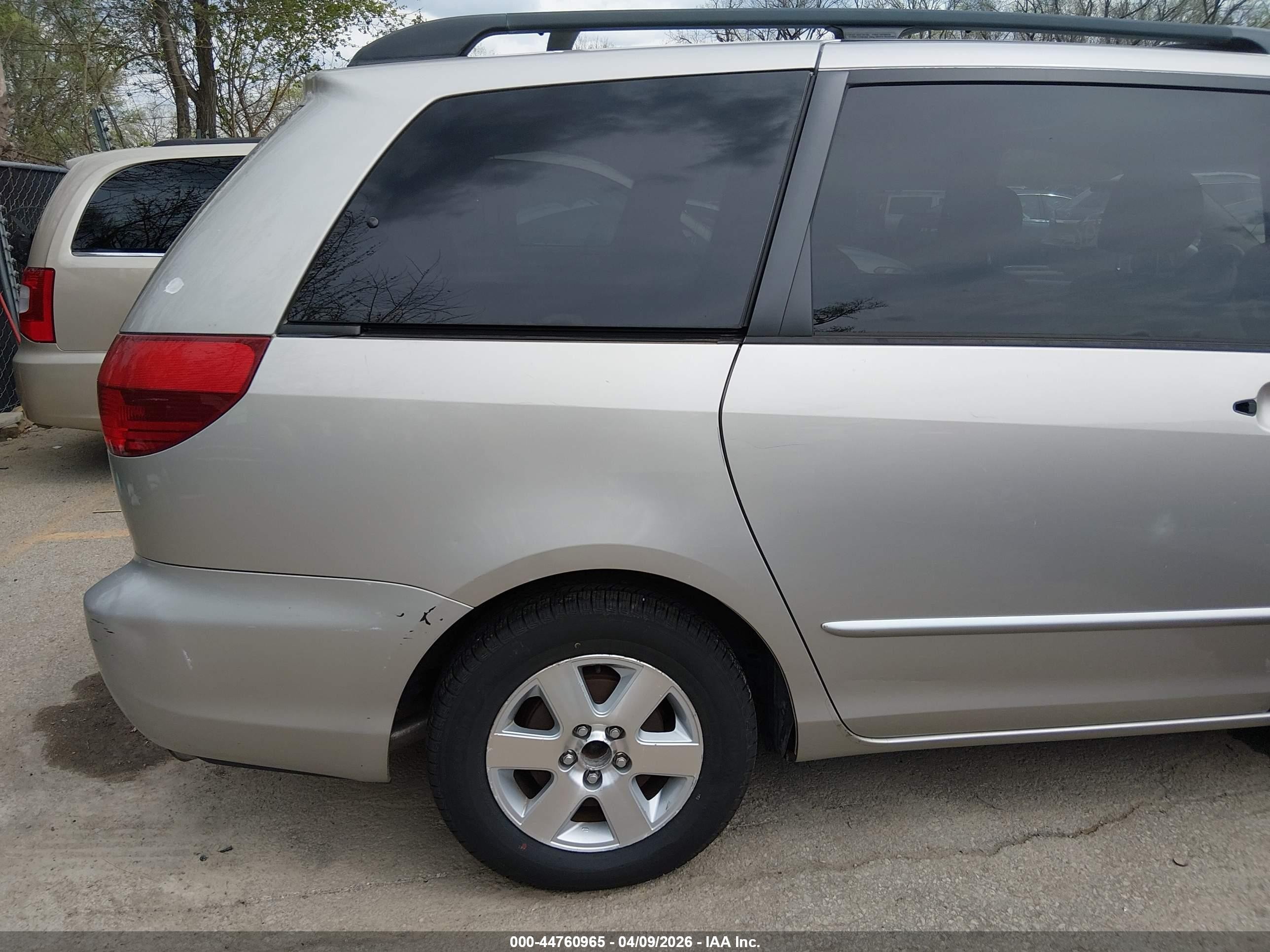 2004 Toyota Sienna Xle Beige vin: 5TDZA22C94S219954