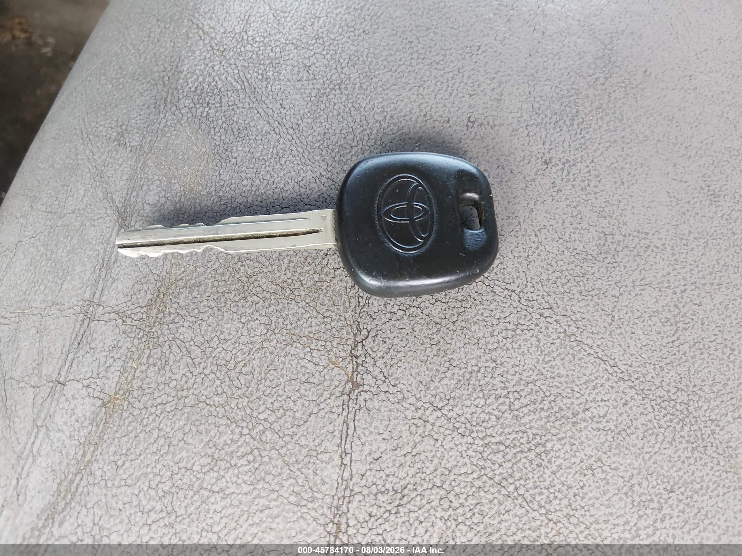 2005 Toyota Sienna Xle Белый vin: 5TDZA22C95S272932