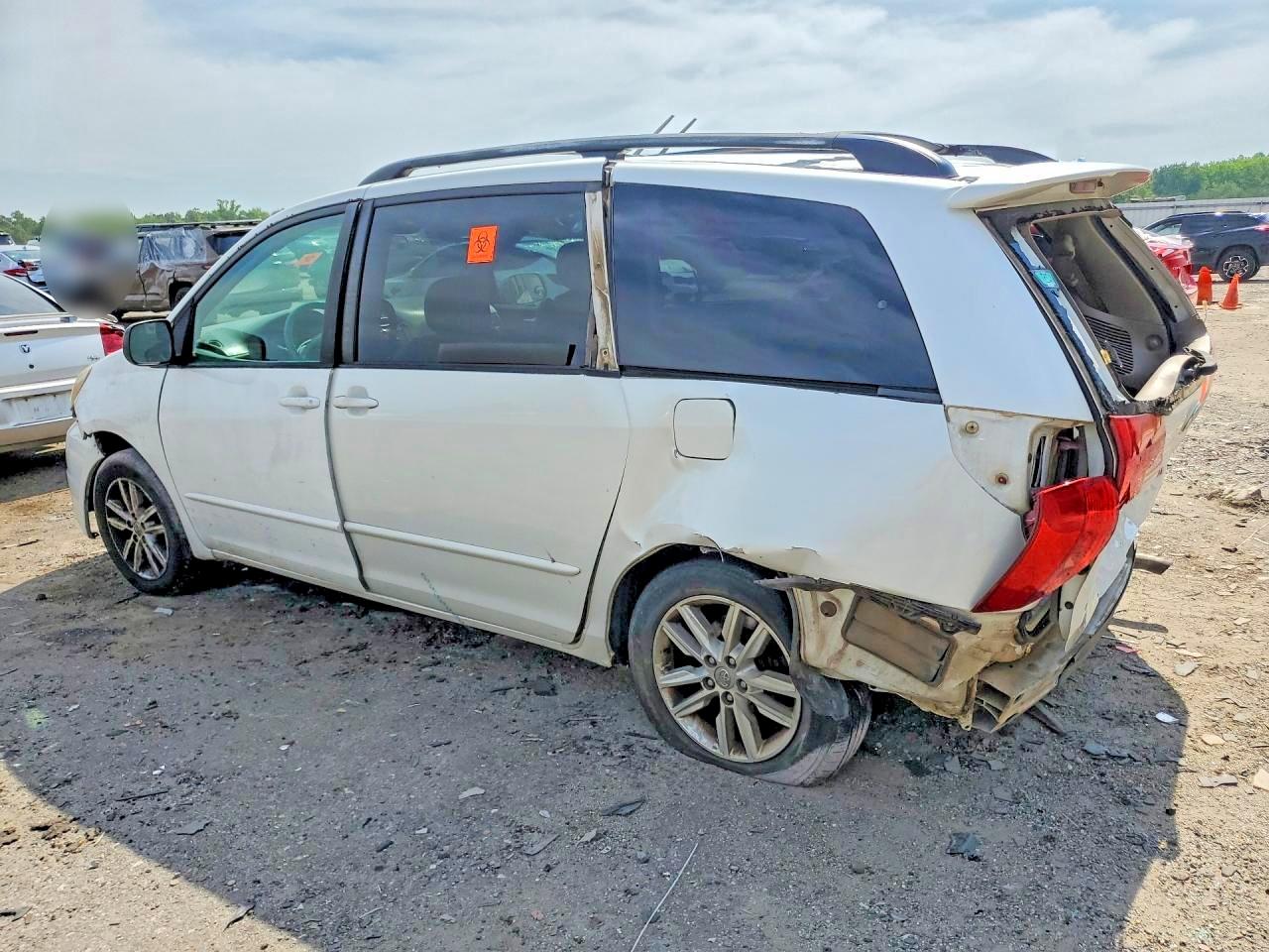 2005 Toyota Sienna Xle 7 Passenger White vin: 5TDZA22C95S281596