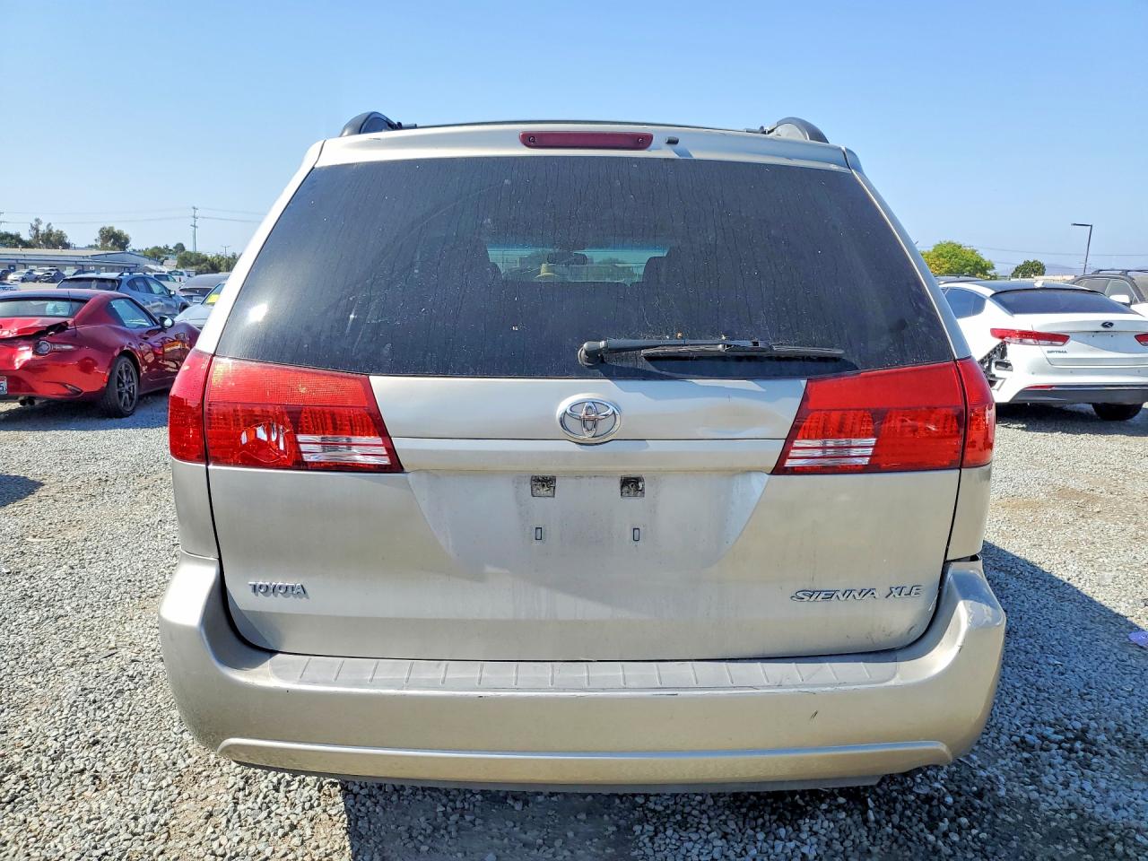 2005 Toyota Sienna Xle Gold vin: 5TDZA22C95S289410