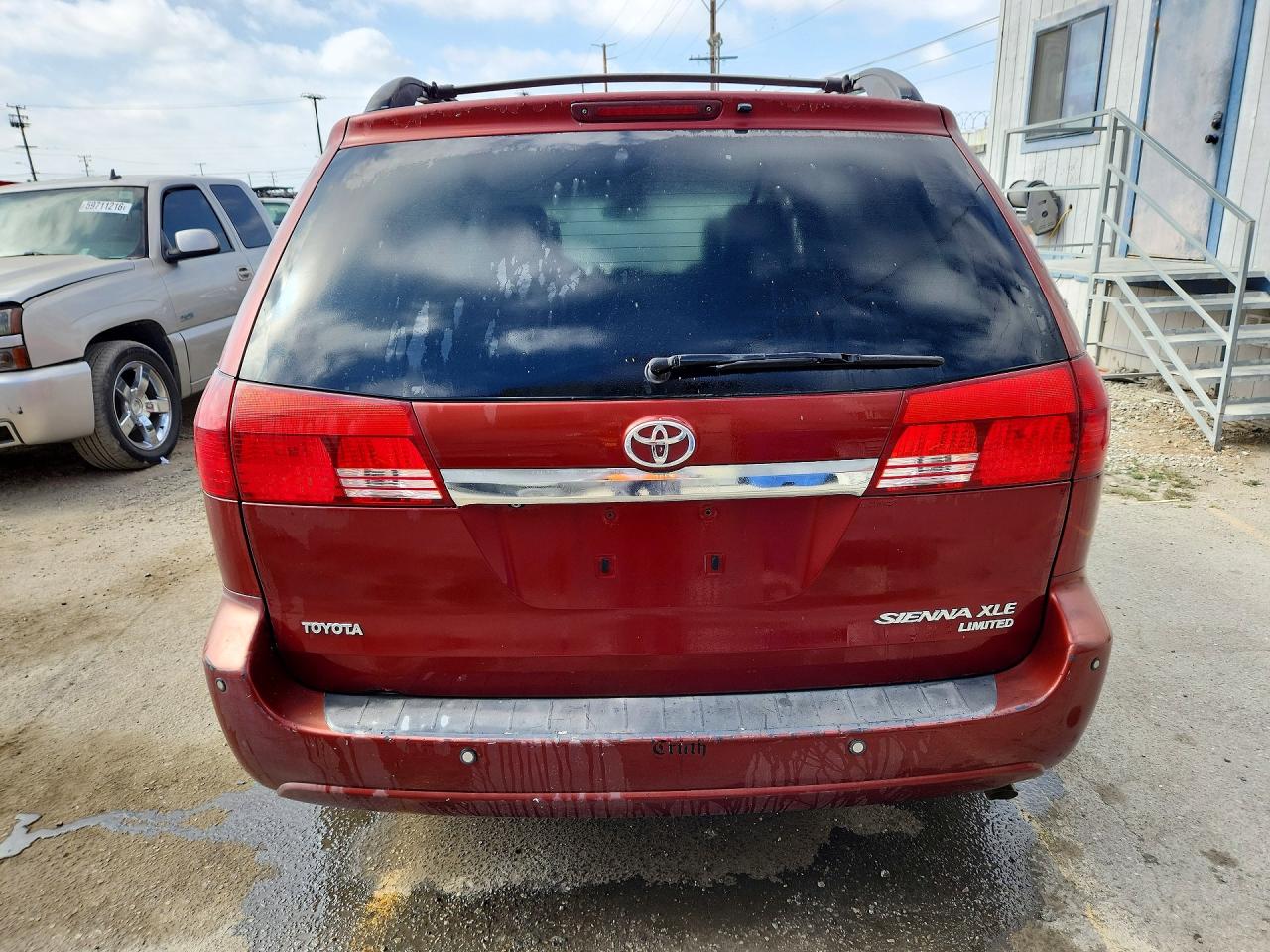 2005 Toyota Sienna Burgundy vin: 5TDZA22C95S371198