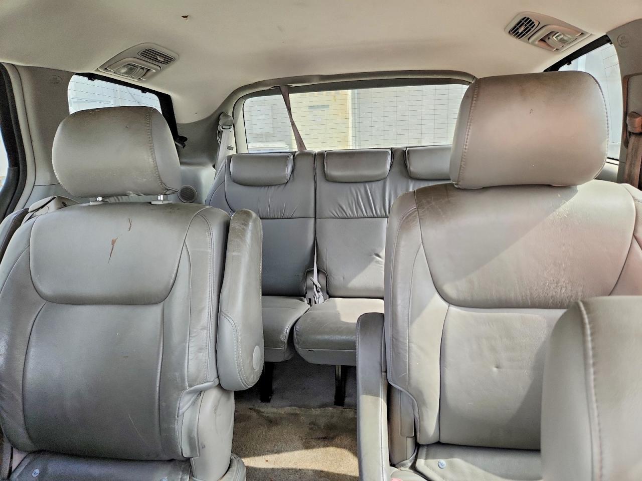 2005 Toyota Sienna Burgundy vin: 5TDZA22C95S371198