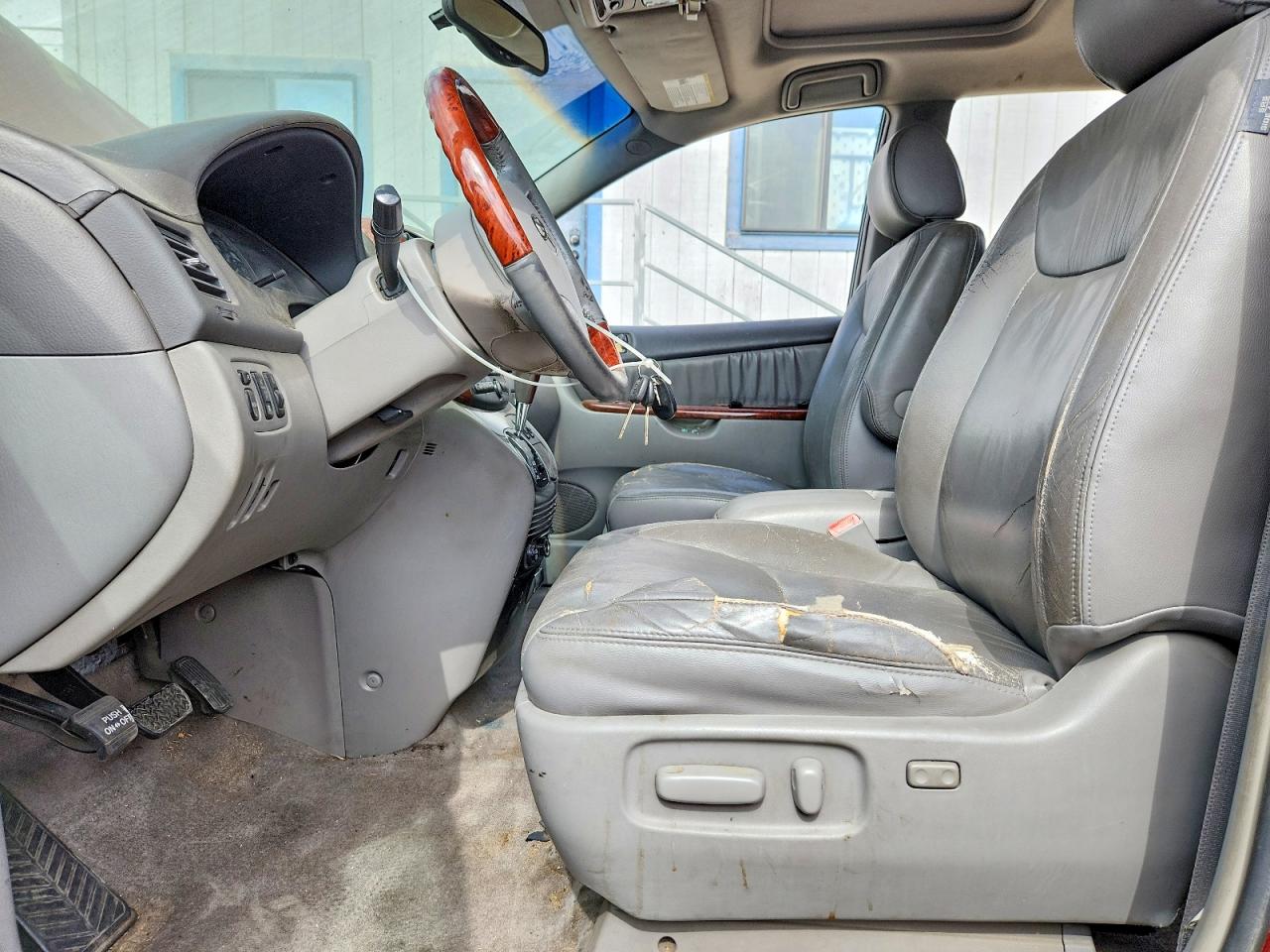 2005 Toyota Sienna Burgundy vin: 5TDZA22C95S371198