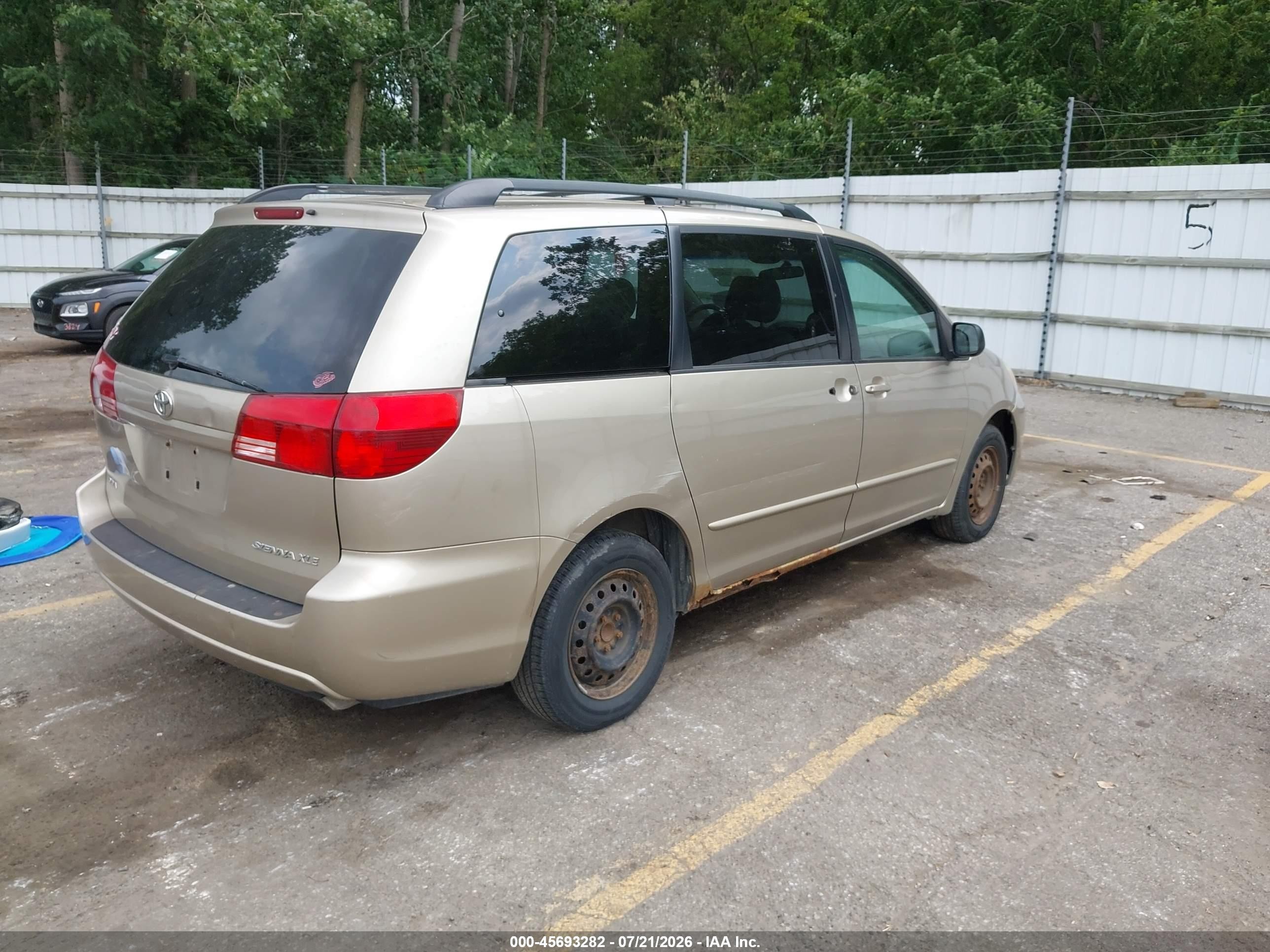 2005 Toyota Sienna Xle Gold vin: 5TDZA22C95S385070