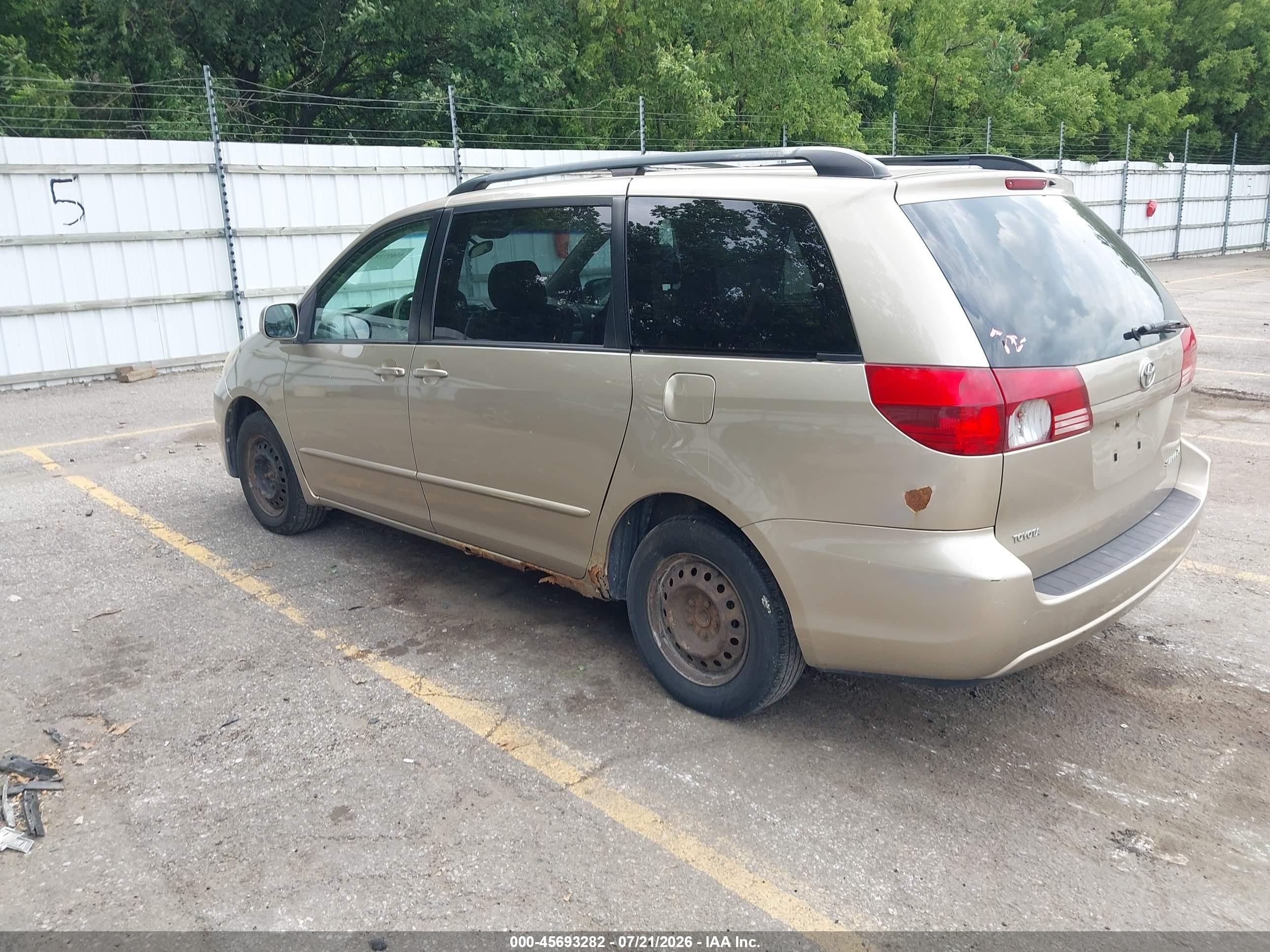 2005 Toyota Sienna Xle Gold vin: 5TDZA22C95S385070