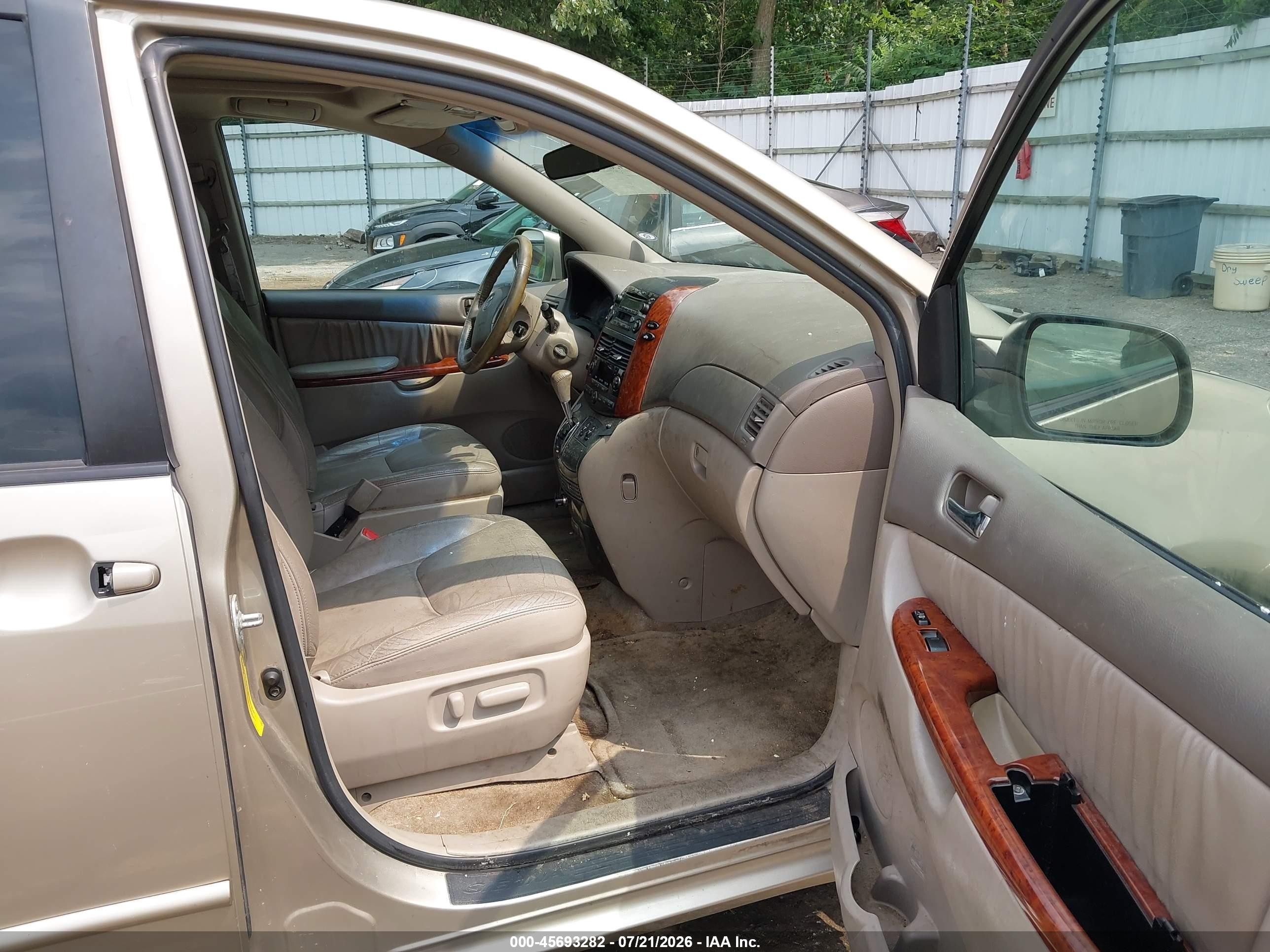 2005 Toyota Sienna Xle Gold vin: 5TDZA22C95S385070