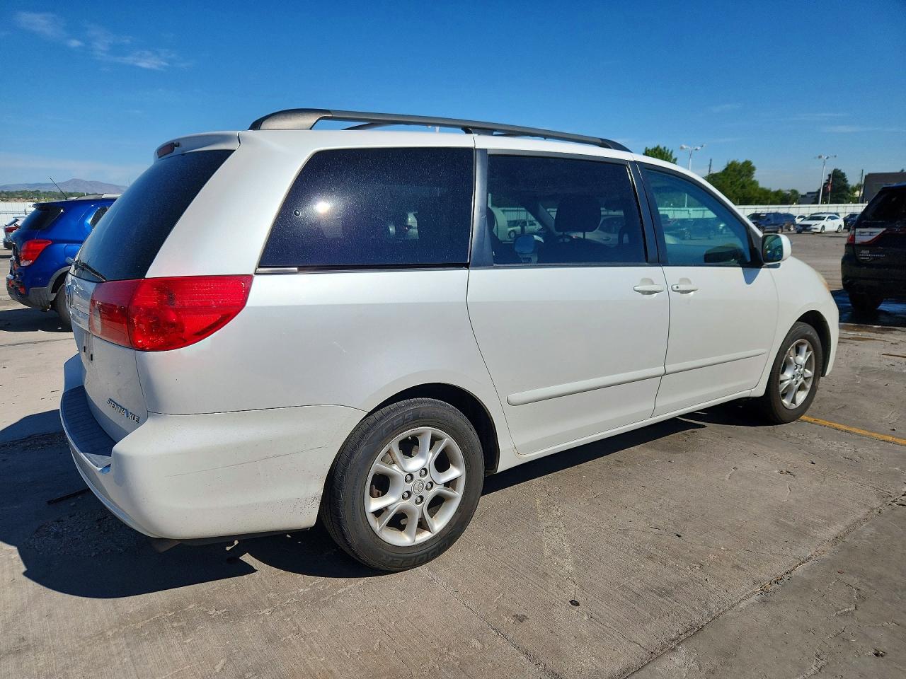 2006 Toyota Sienna Xle 7 Passenger White vin: 5TDZA22C96S452932