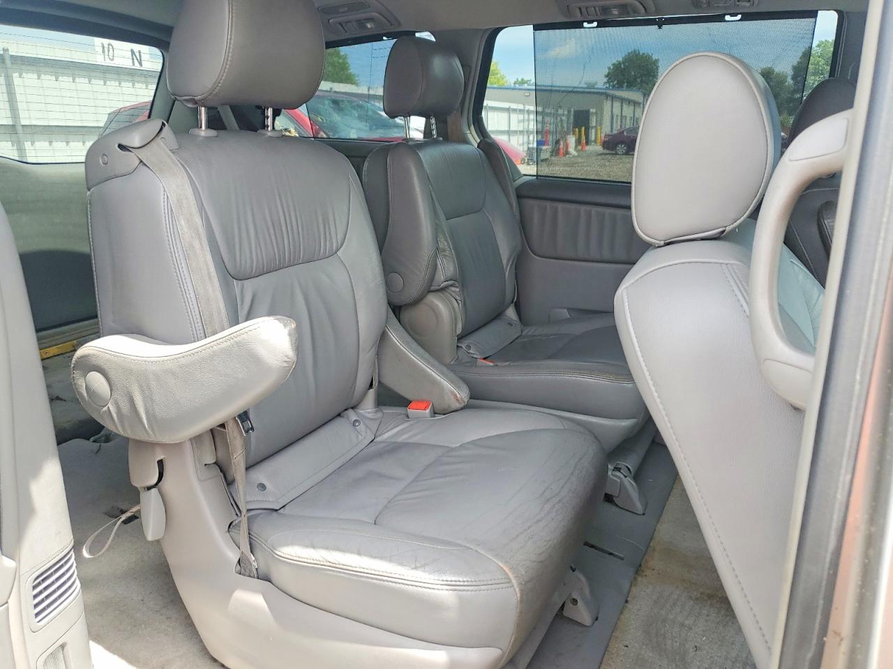 2006 Toyota Sienna Xle 7 Passenger Серебряный vin: 5TDZA22C96S584458