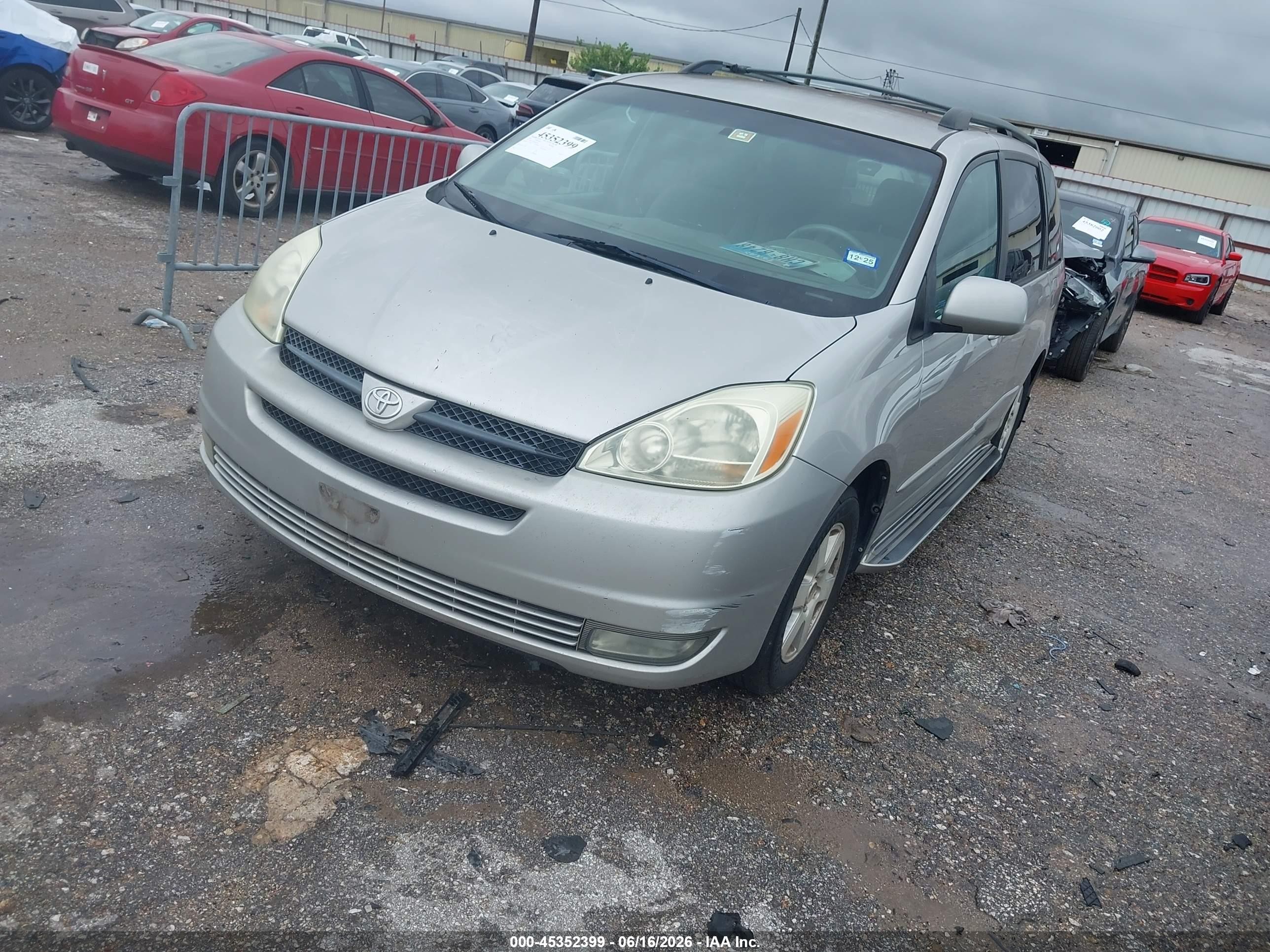 2004 Toyota Sienna Xle Серебряный vin: 5TDZA22CX4S060748
