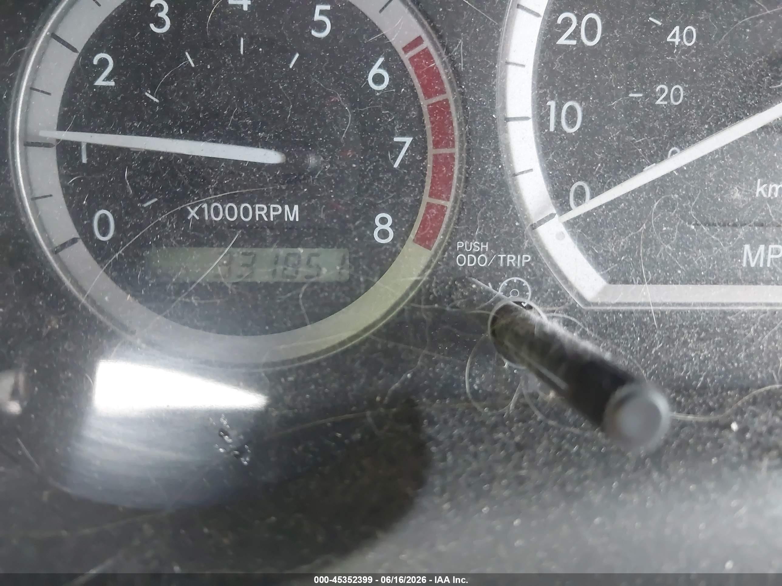 2004 Toyota Sienna Xle Серебряный vin: 5TDZA22CX4S060748