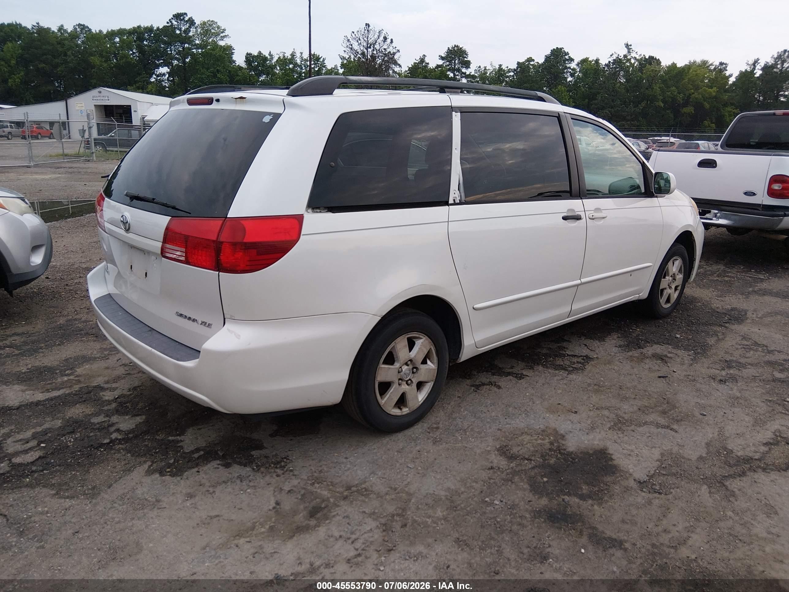 2004 Toyota Sienna Xle White vin: 5TDZA22CX4S070891