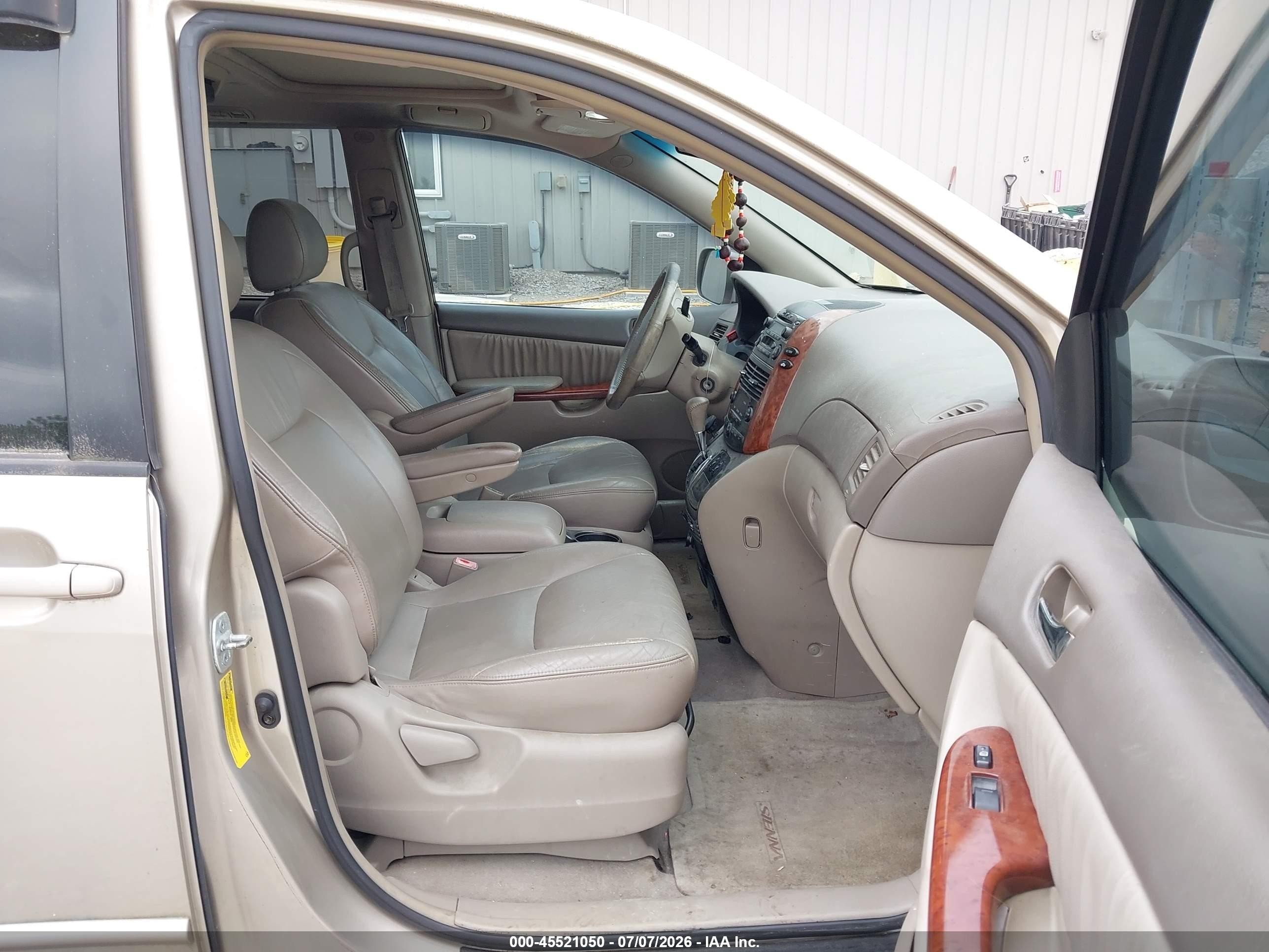 2004 Toyota Sienna Xle Золотой vin: 5TDZA22CX4S095659