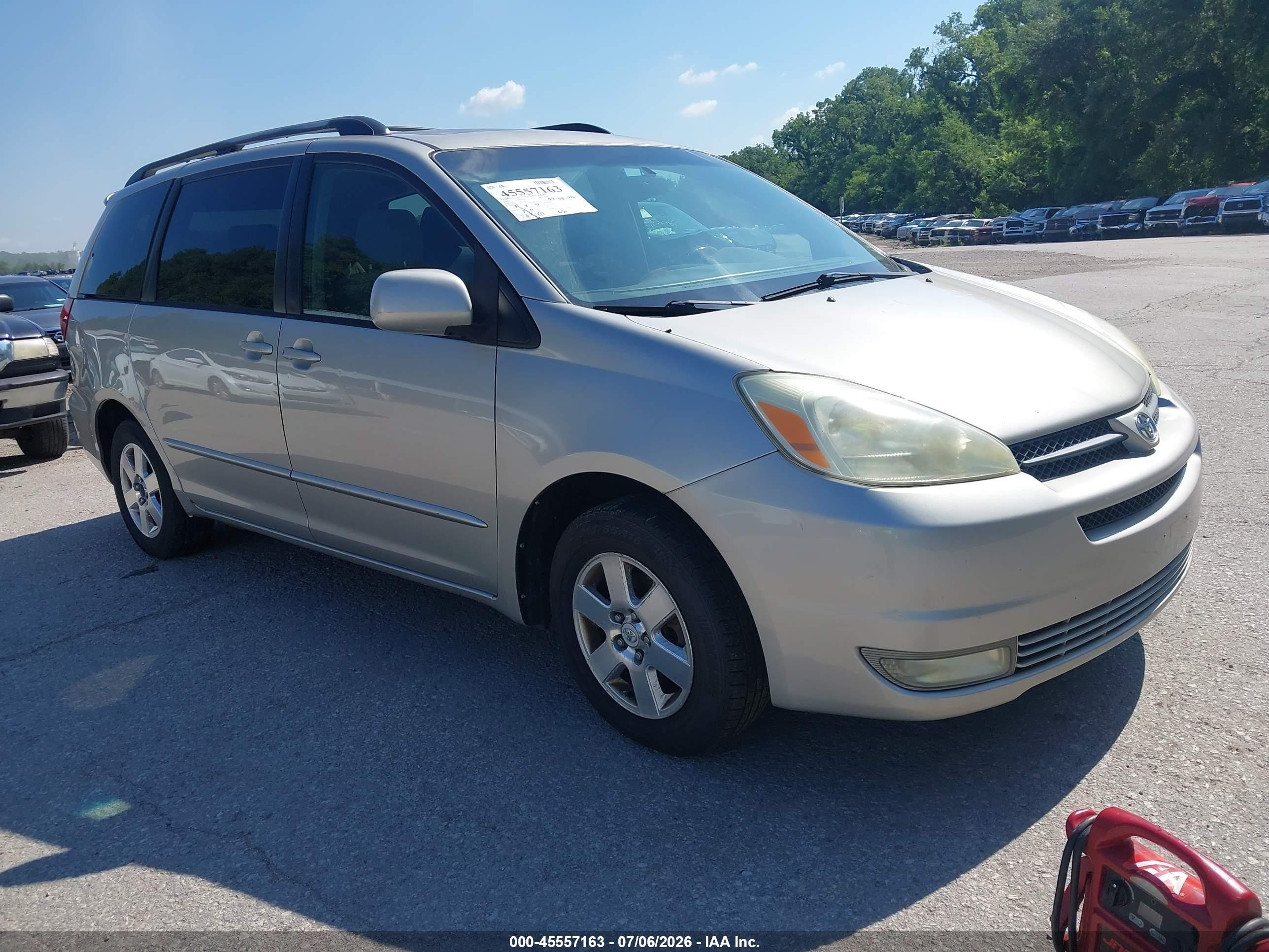 2004 Toyota Sienna Xle Silver vin: 5TDZA22CX4S152071