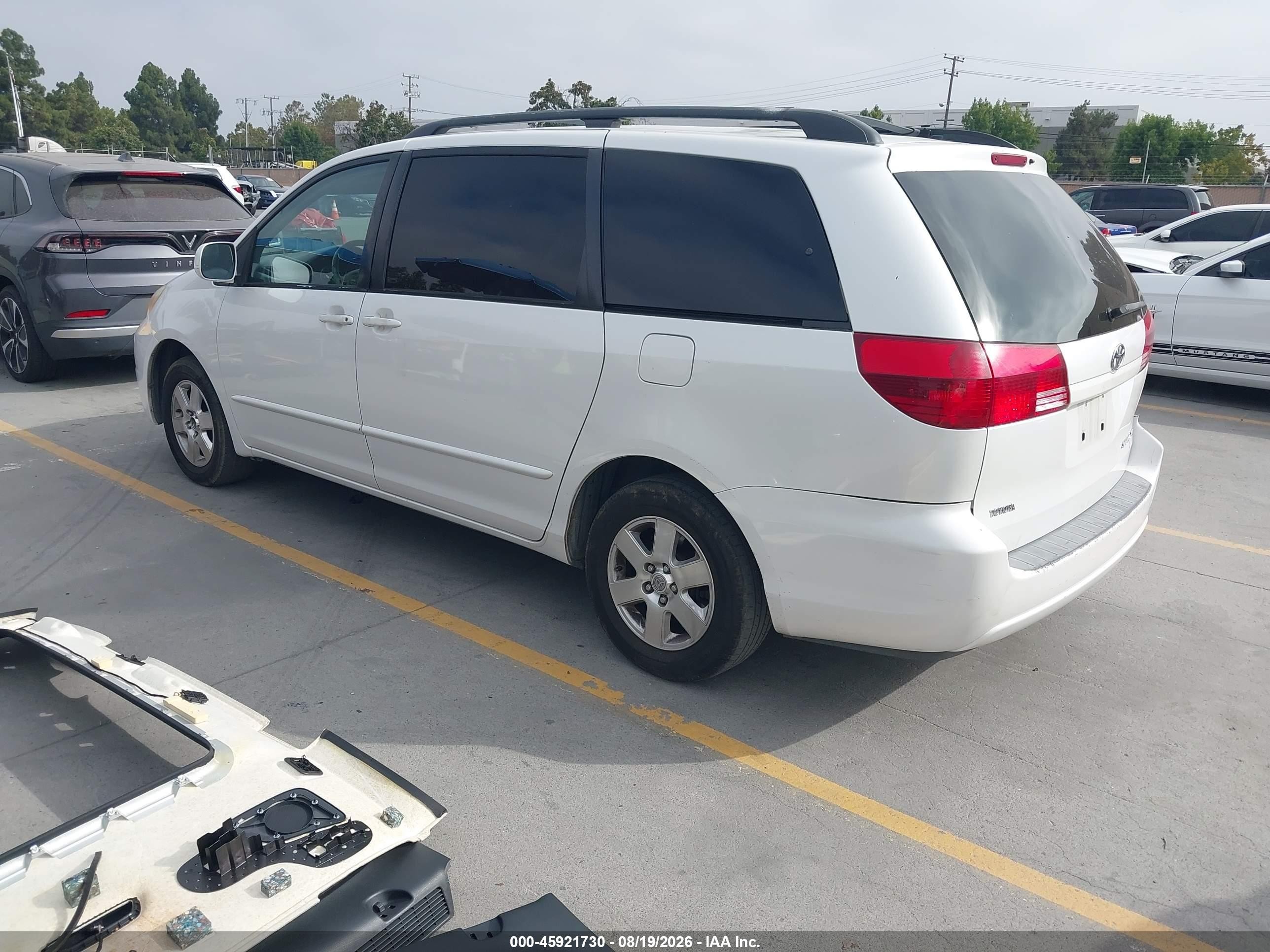 2004 Toyota Sienna Xle White vin: 5TDZA22CX4S175205