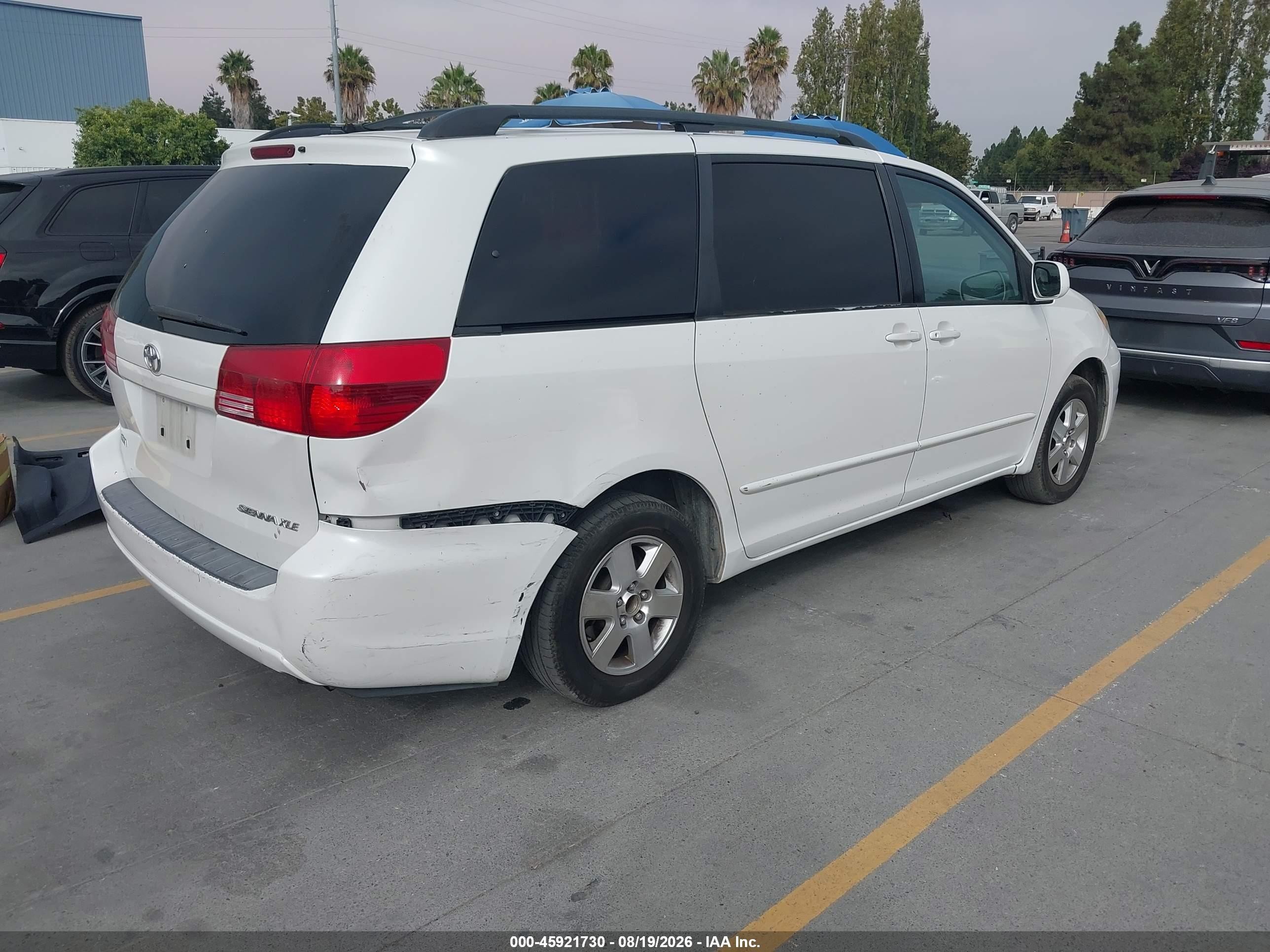 2004 Toyota Sienna Xle White vin: 5TDZA22CX4S175205