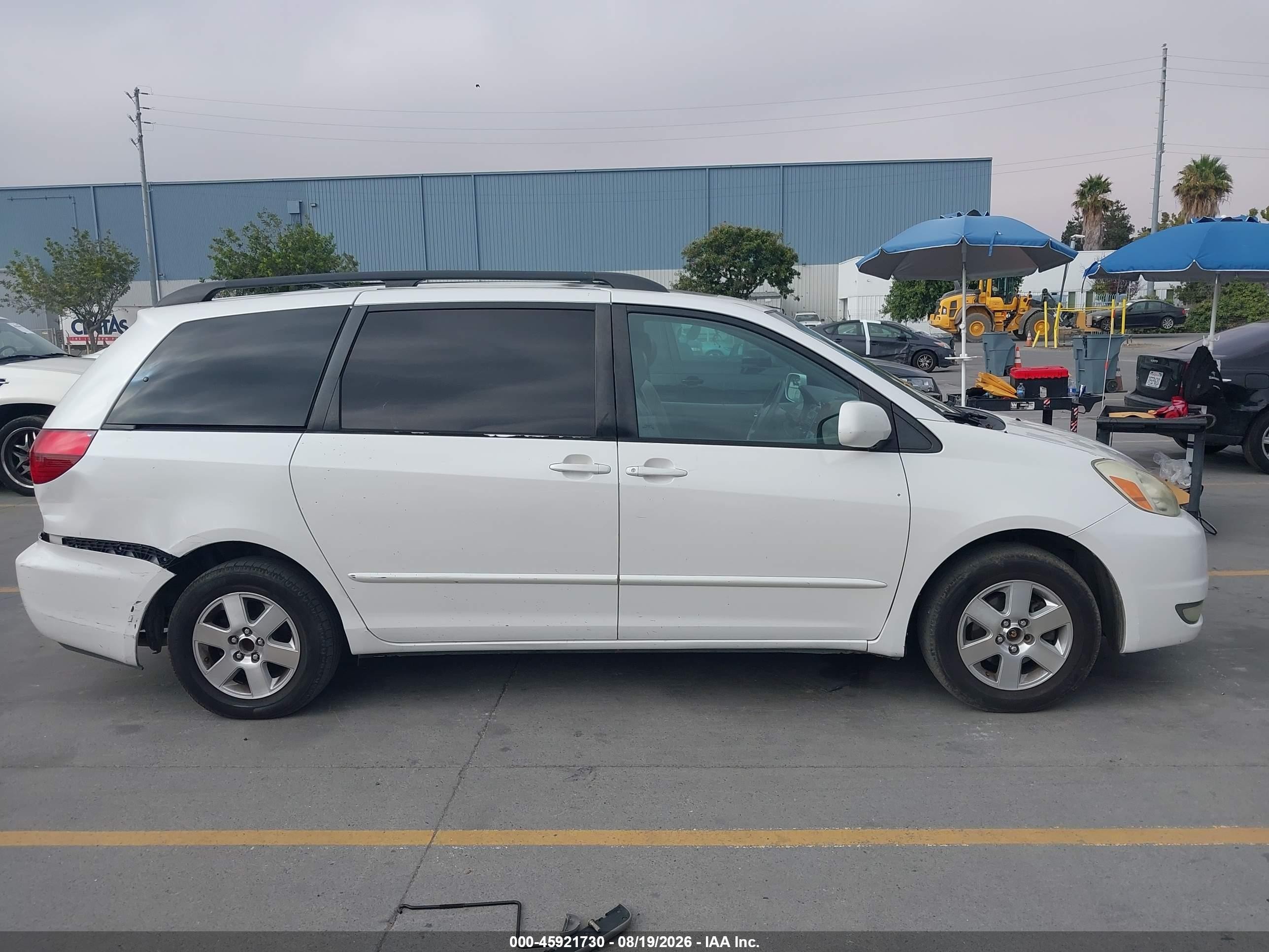 2004 Toyota Sienna Xle White vin: 5TDZA22CX4S175205
