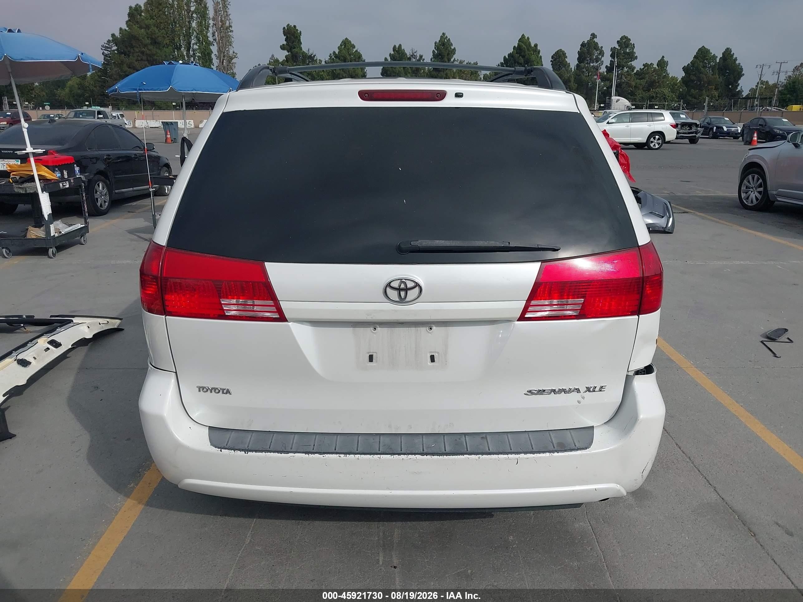 2004 Toyota Sienna Xle White vin: 5TDZA22CX4S175205